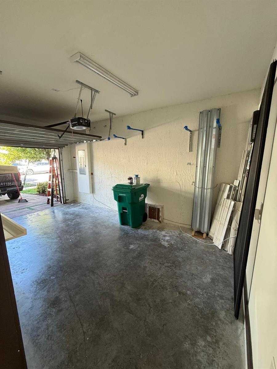 Small Image of 15677 NORTH WEST 91ST CT #15677, Miami Lakes Number 35