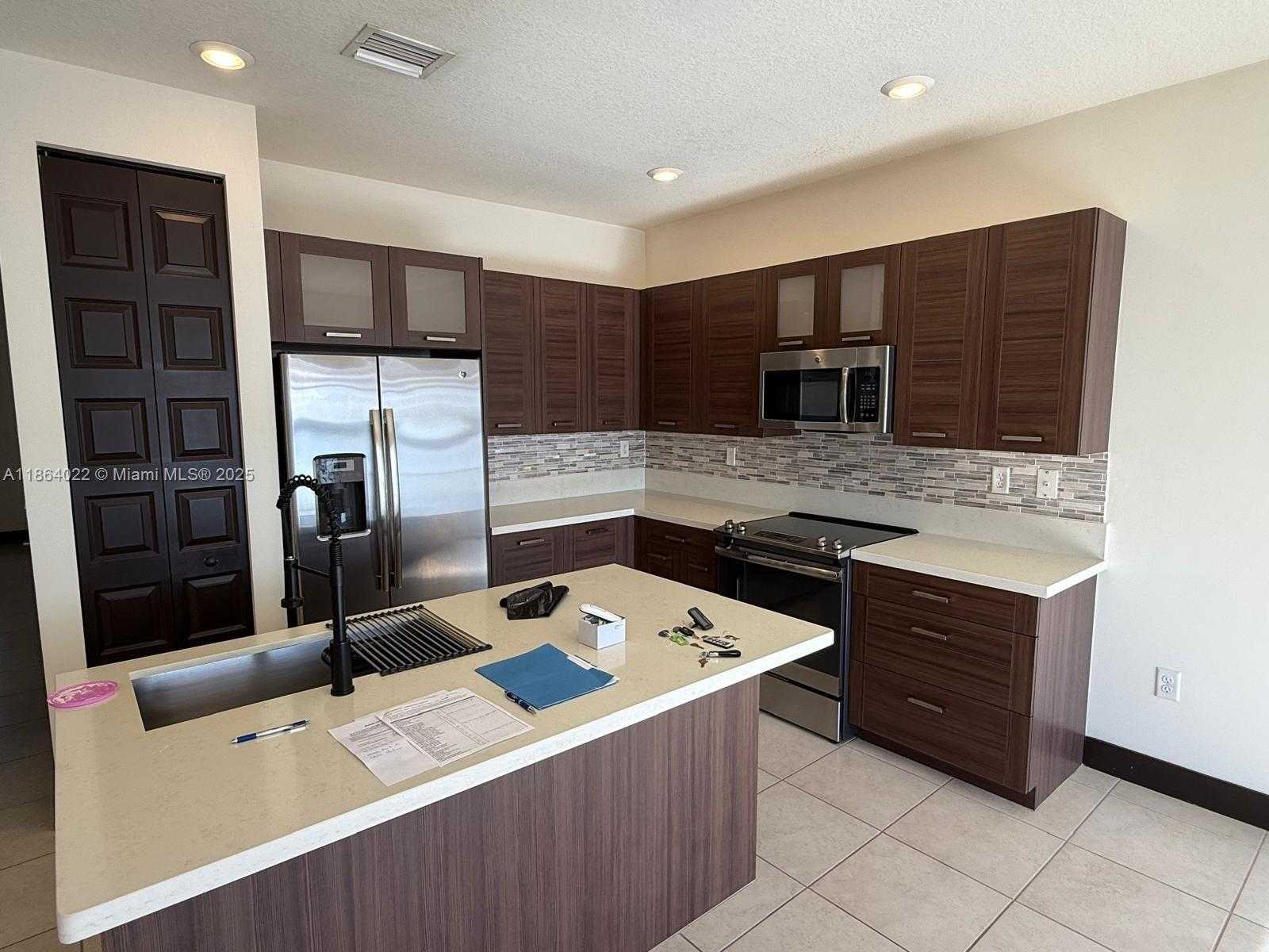 Small Image of 15677 NORTH WEST 91ST CT #15677, Miami Lakes Number 9