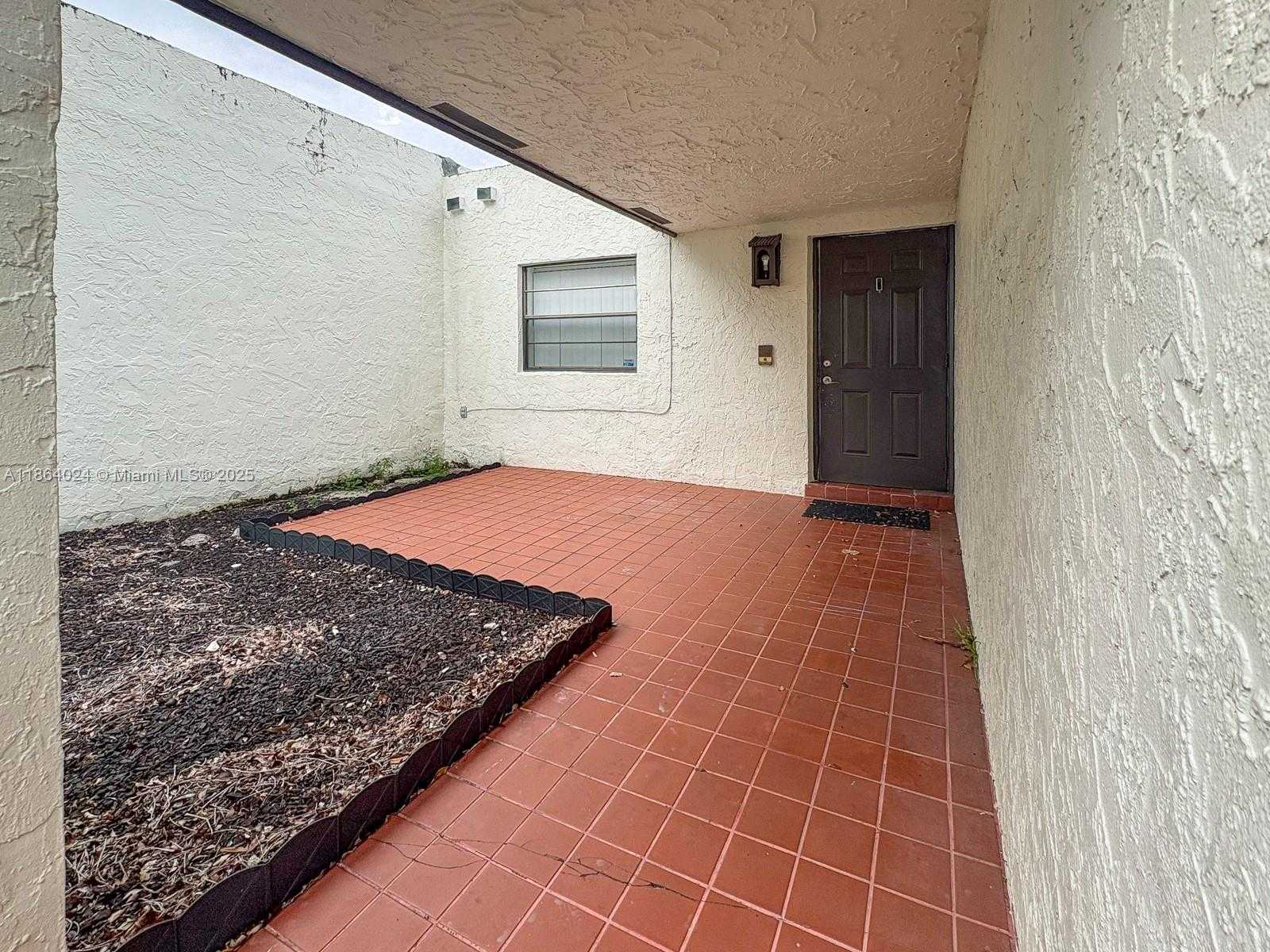 Small Image of 13411 SOUTH WEST 113TH TER, Miami Number 2