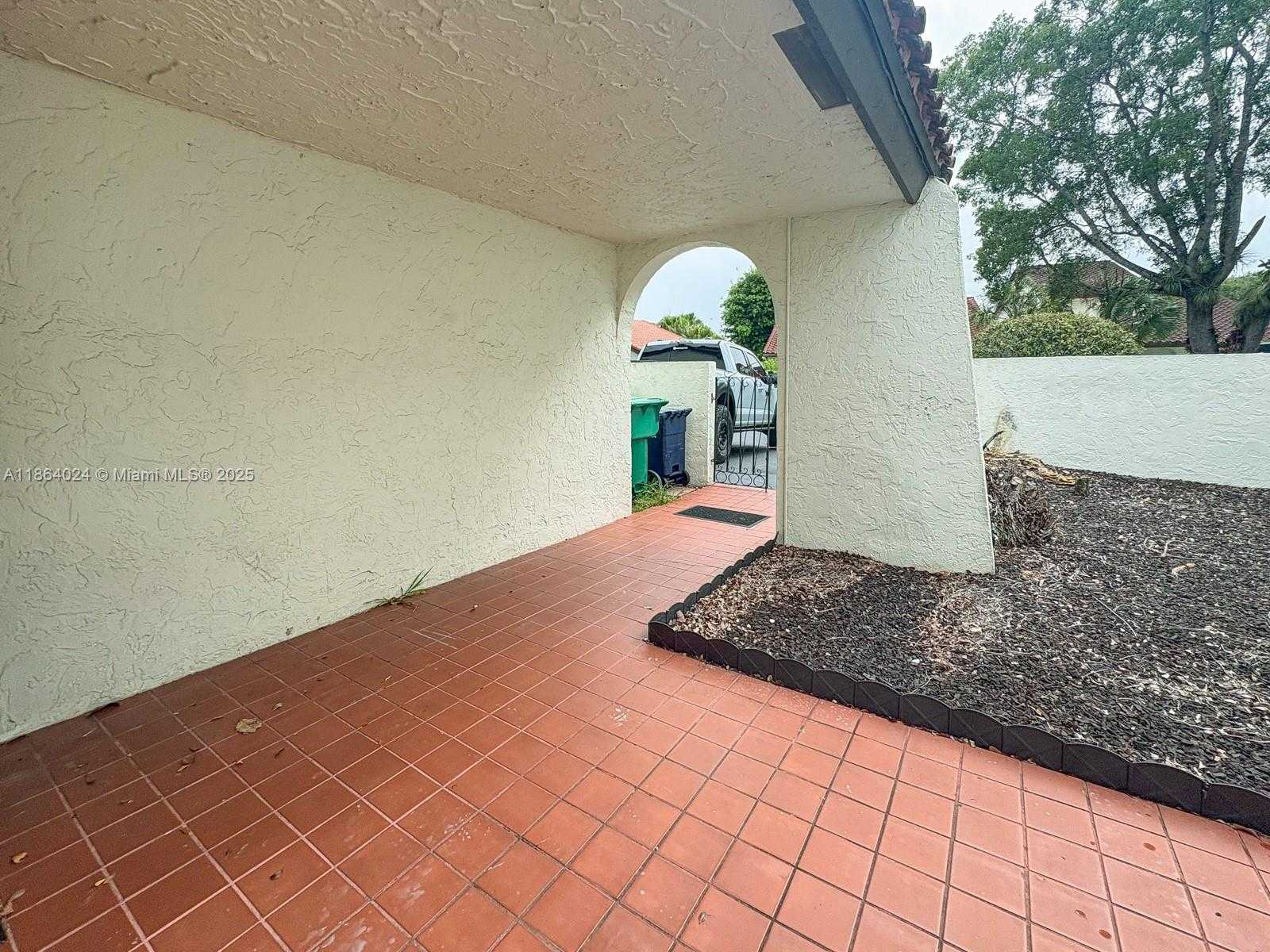 Small Image of 13411 SOUTH WEST 113TH TER, Miami Number 3