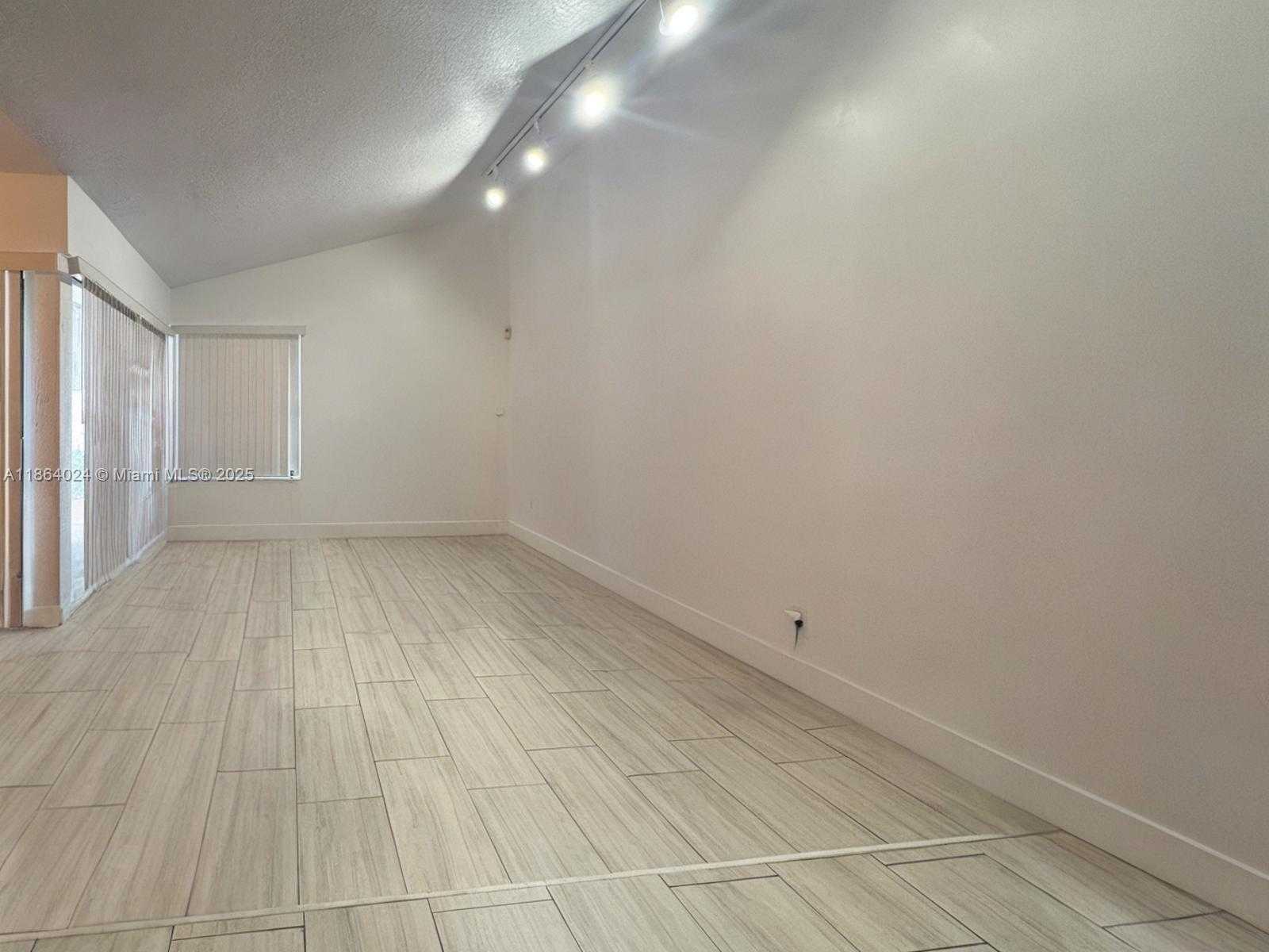 Small Image of 13411 SOUTH WEST 113TH TER, Miami Number 8