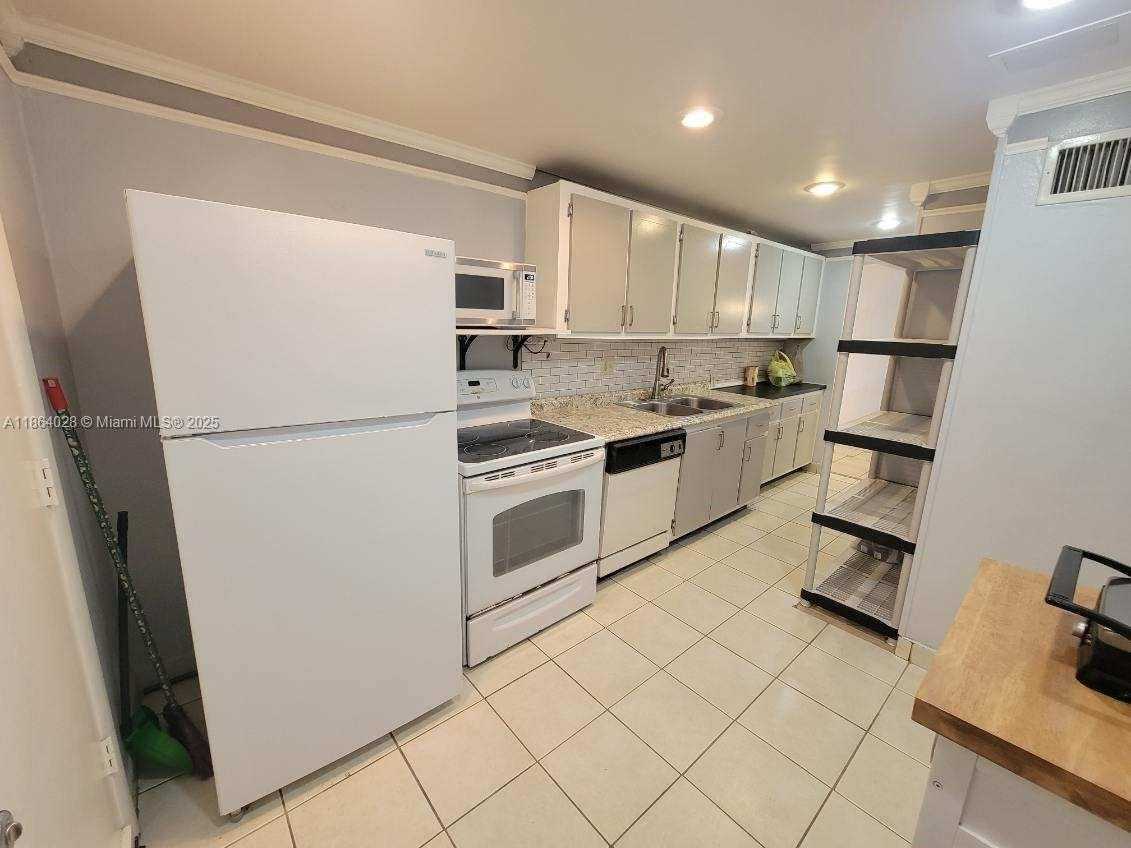 Small Image of 3660 NORTH EAST 166TH ST #105, North Miami Beach Number 3