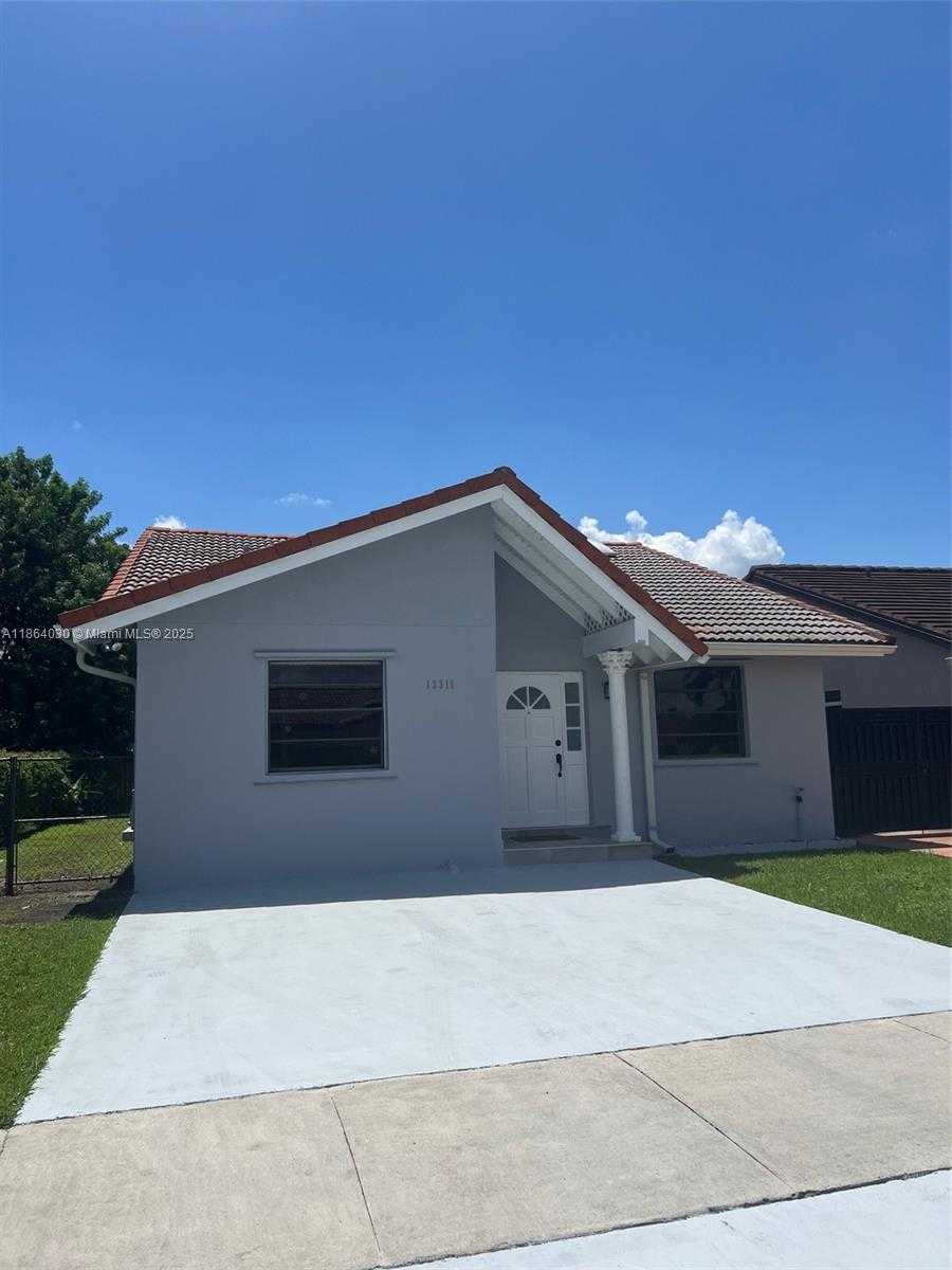 Small Image of 13310 SOUTH WEST 40TH ST, Miami Number 2