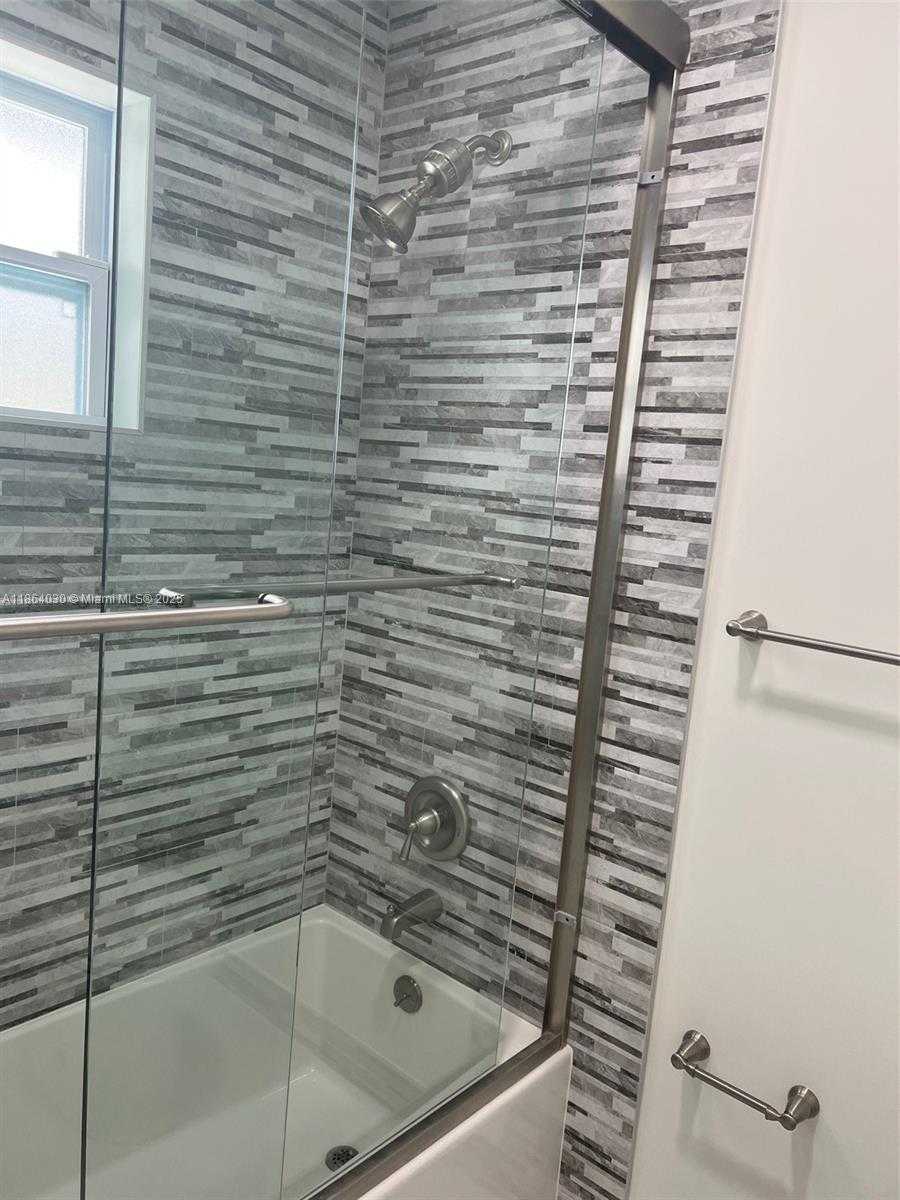 Small Image of 13310 SOUTH WEST 40TH ST, Miami Number 26