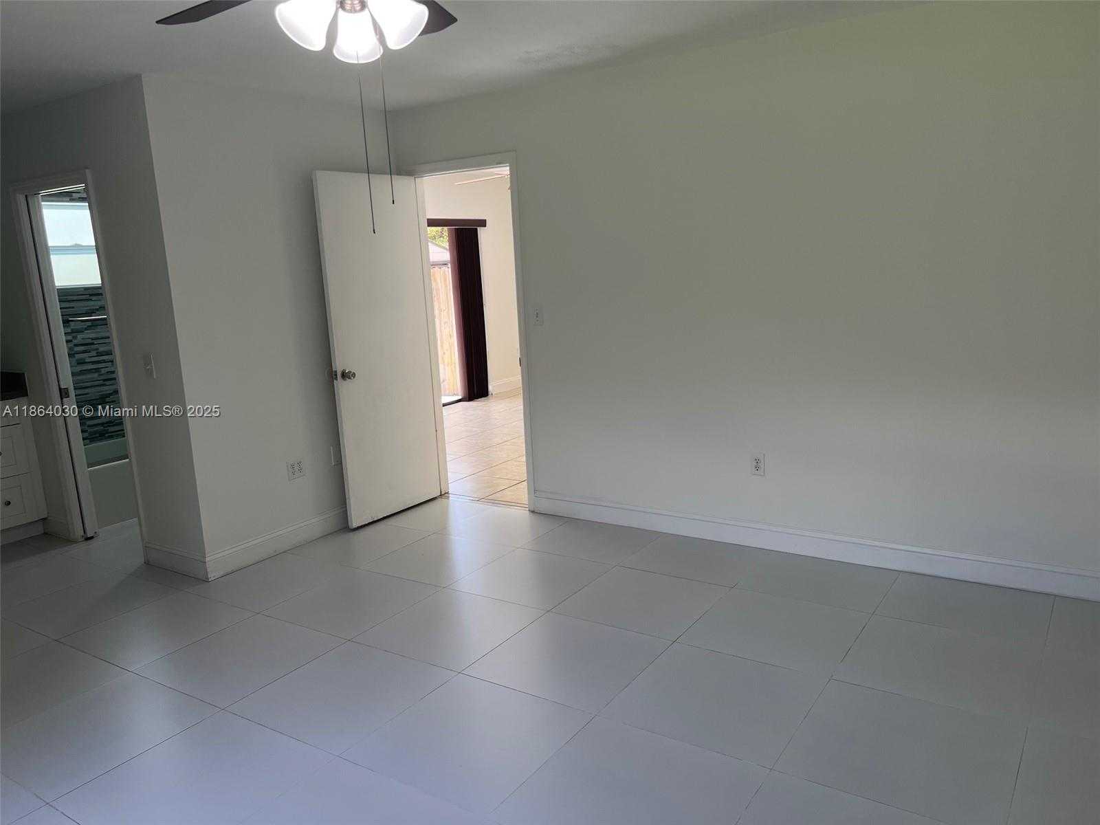 Small Image of 13310 SOUTH WEST 40TH ST, Miami Number 30