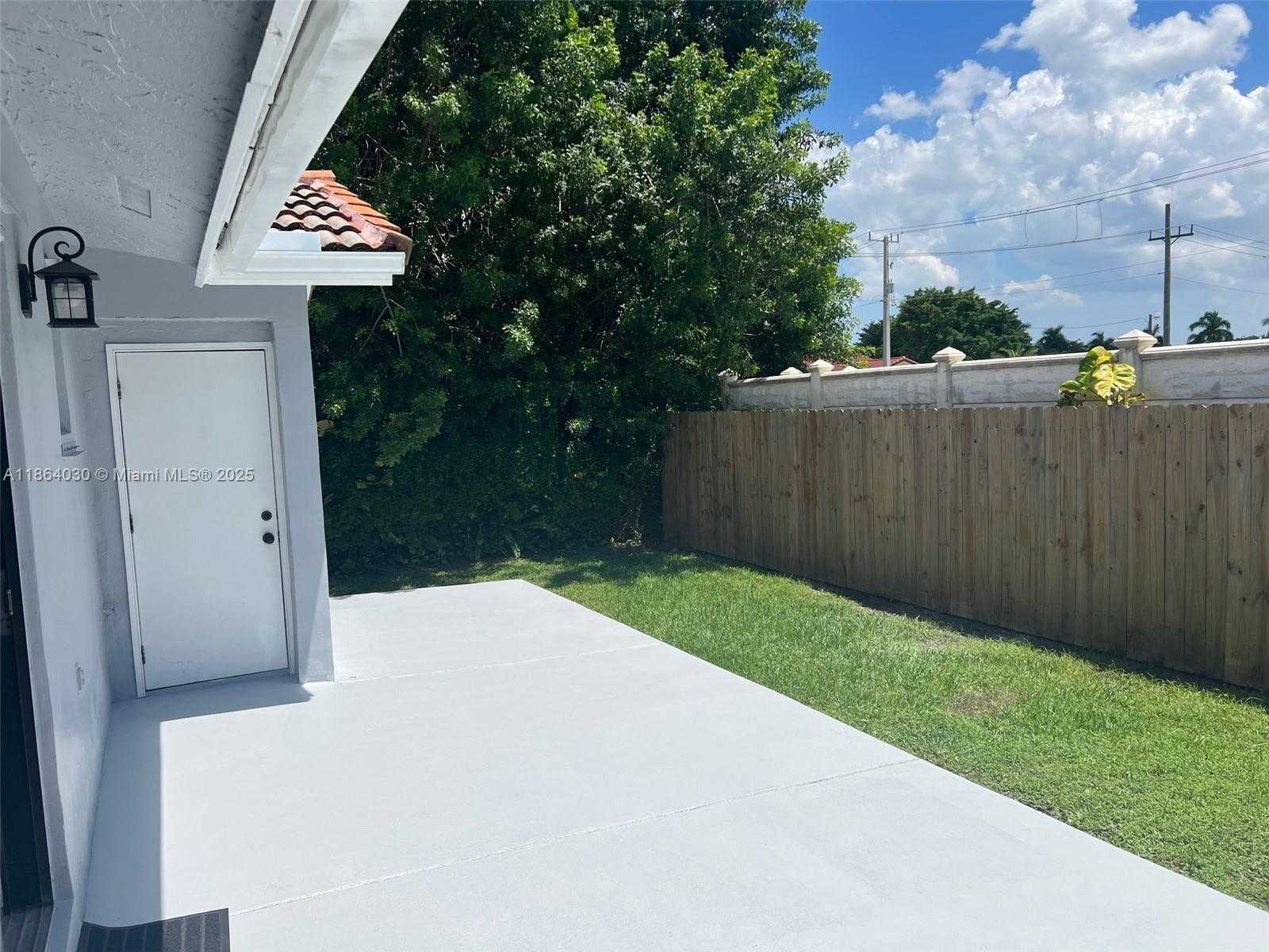 Small Image of 13310 SOUTH WEST 40TH ST, Miami Number 39