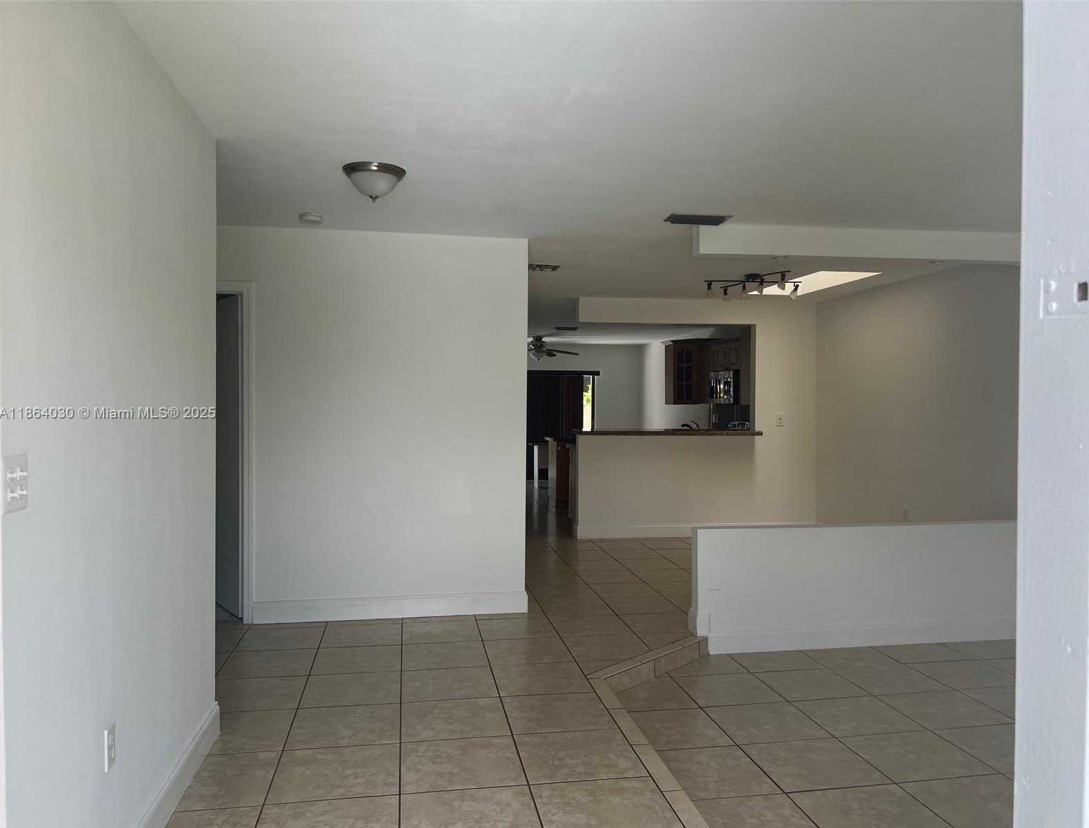 Small Image of 13310 SOUTH WEST 40TH ST, Miami Number 4