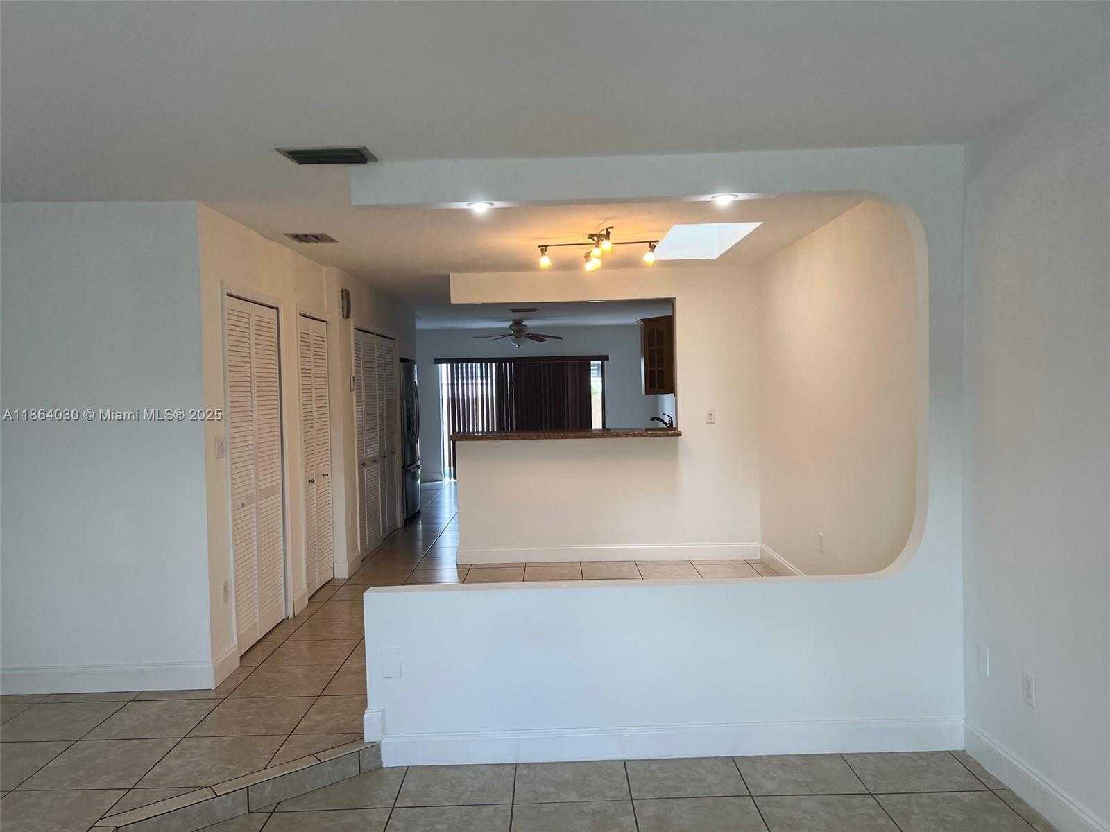 Small Image of 13310 SOUTH WEST 40TH ST, Miami Number 5