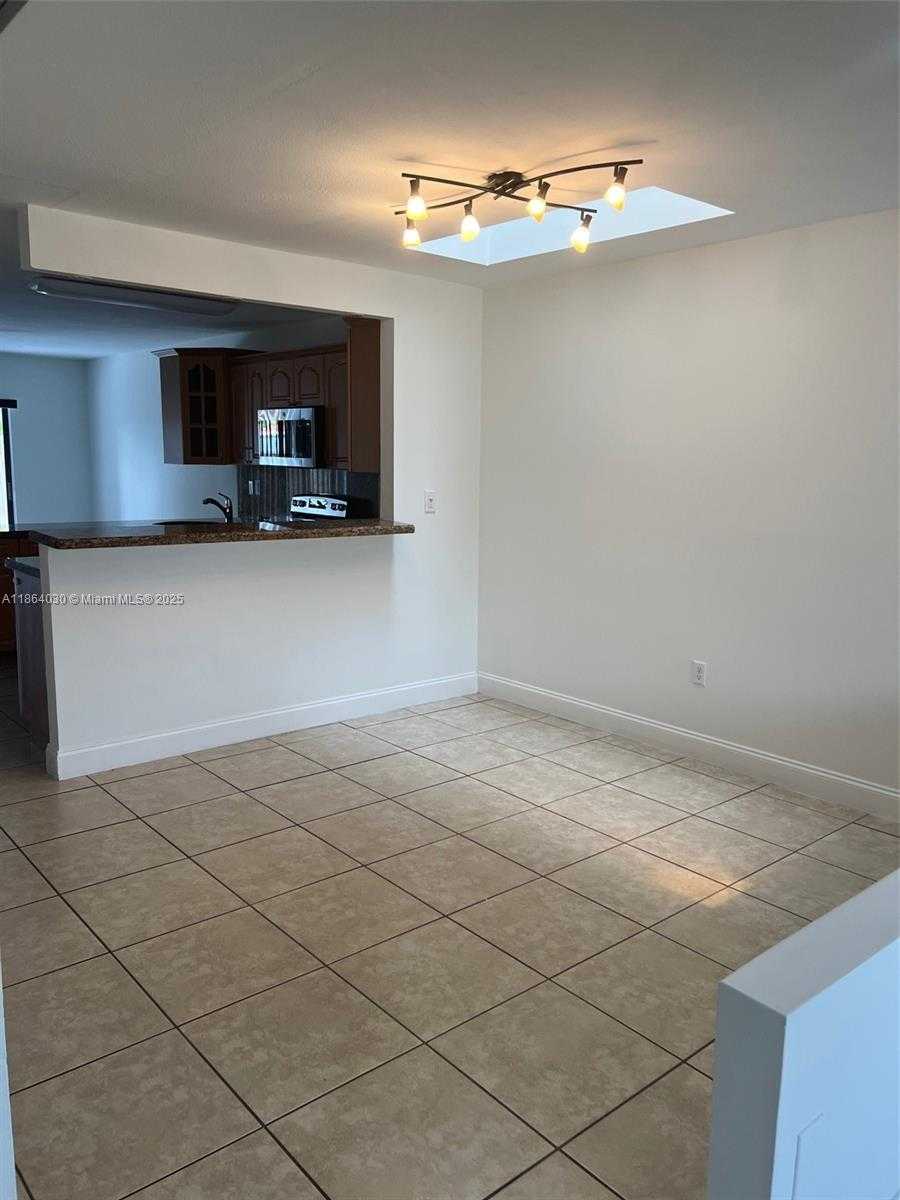 Small Image of 13310 SOUTH WEST 40TH ST, Miami Number 6