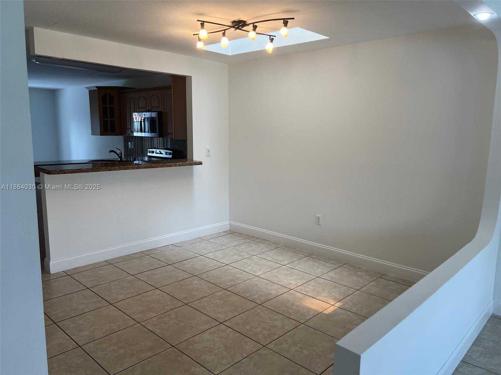 Small Image of 13310 SOUTH WEST 40TH ST, Miami Number 7