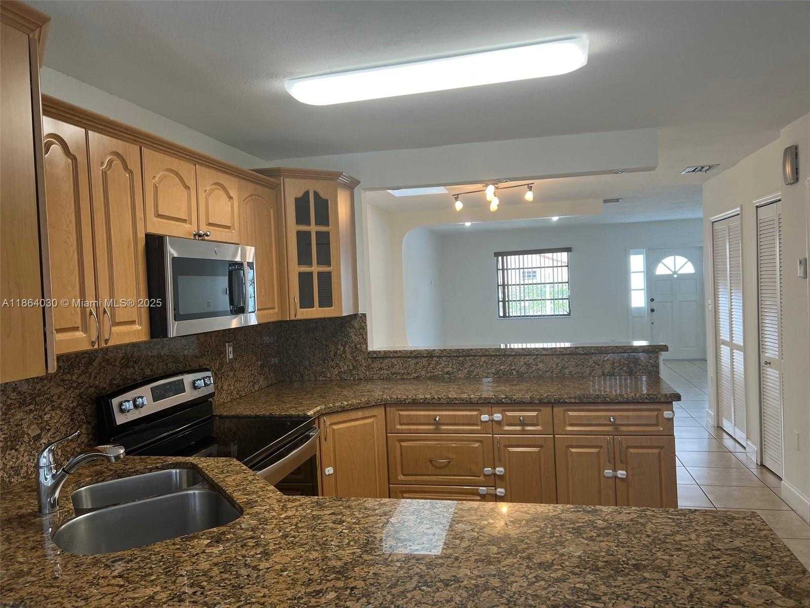 Small Image of 13310 SOUTH WEST 40TH ST, Miami Number 9