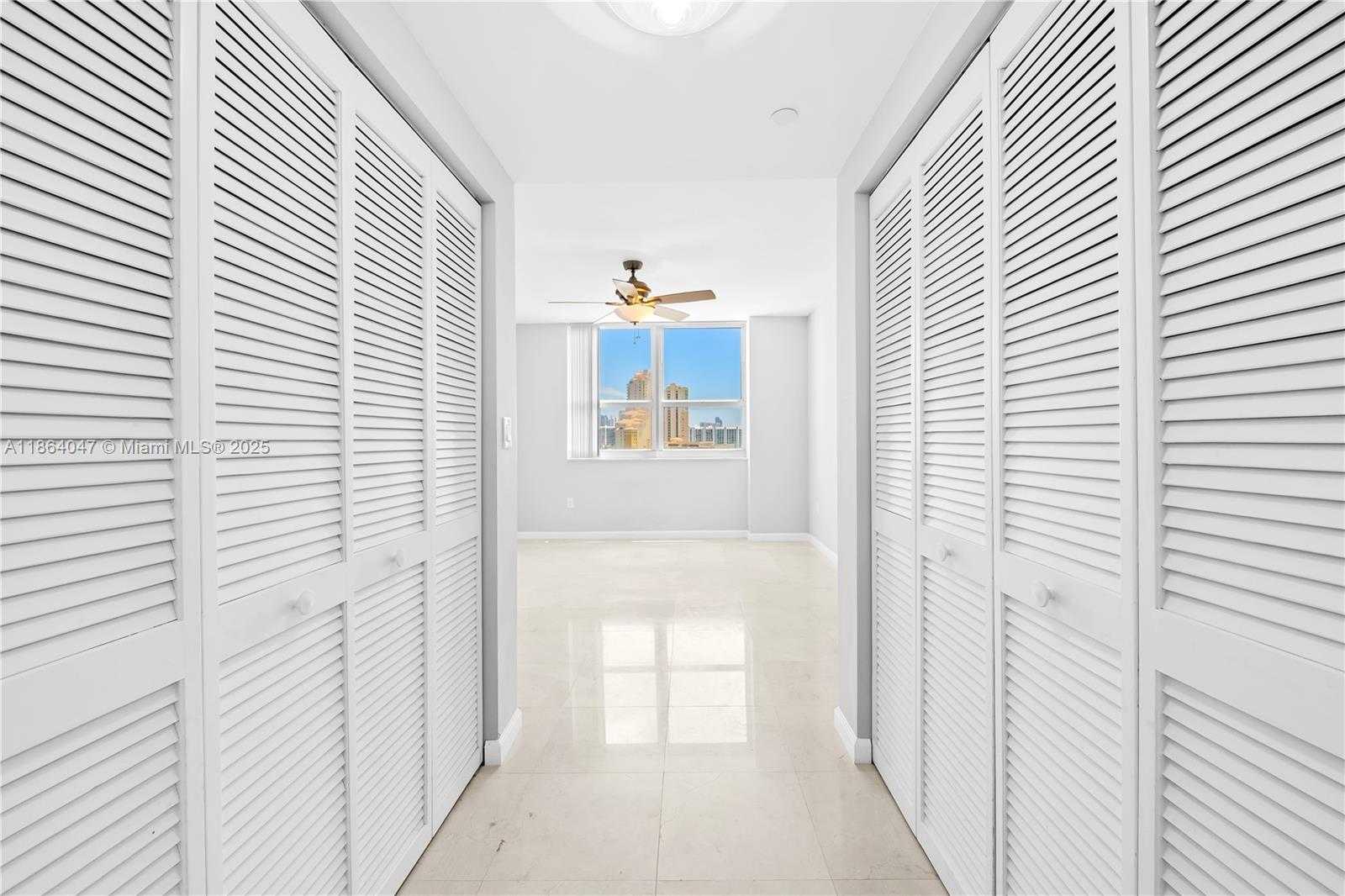 Small Image of 19501 WEST COUNTRY CLUB DR #907, Aventura Number 14
