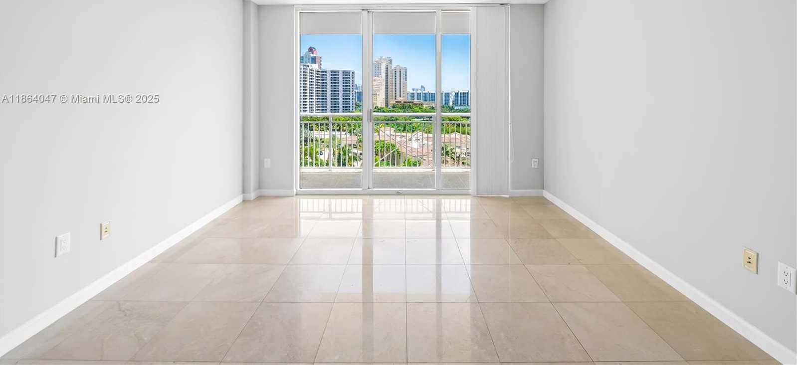 Small Image of 19501 WEST COUNTRY CLUB DR #907, Aventura Number 16