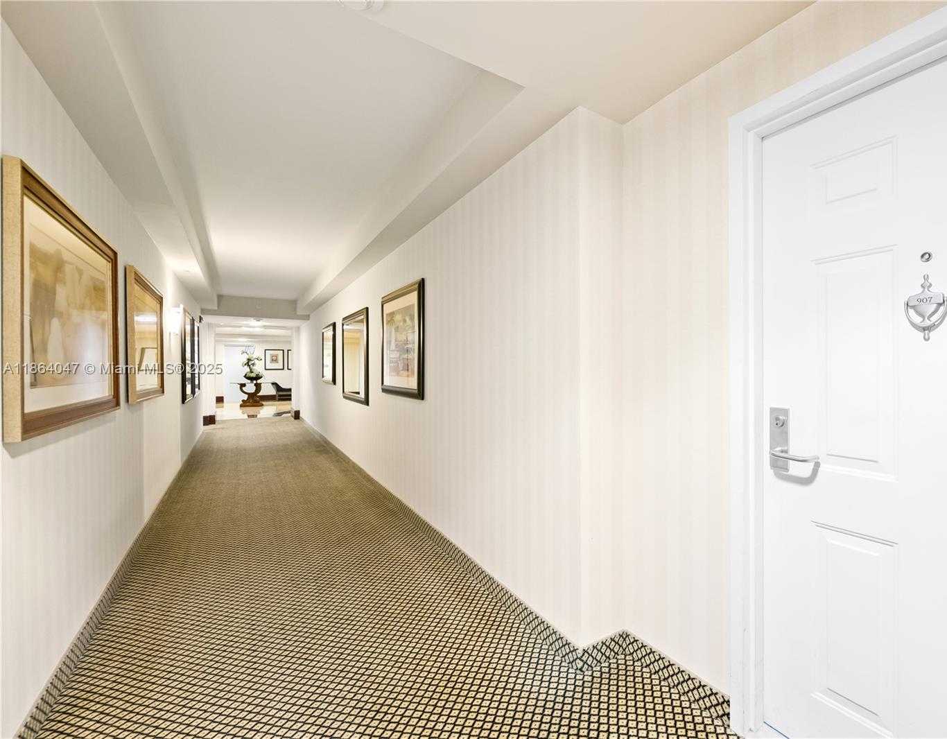 Small Image of 19501 WEST COUNTRY CLUB DR #907, Aventura Number 19