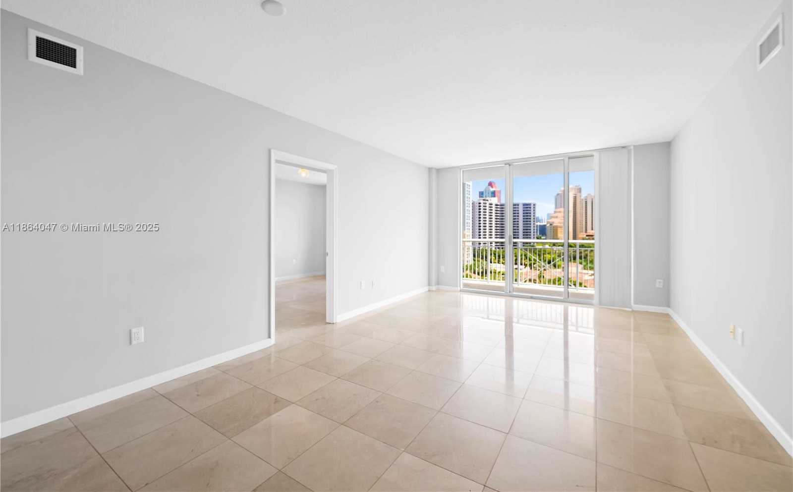Small Image of 19501 WEST COUNTRY CLUB DR #907, Aventura Number 2