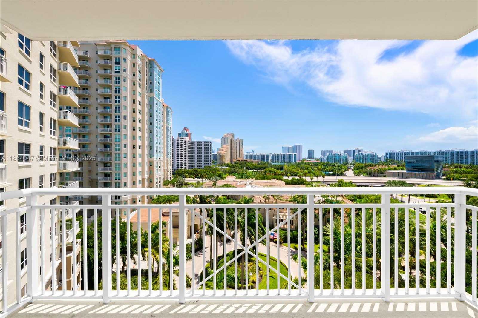 Small Image of 19501 WEST COUNTRY CLUB DR #907, Aventura Number 26