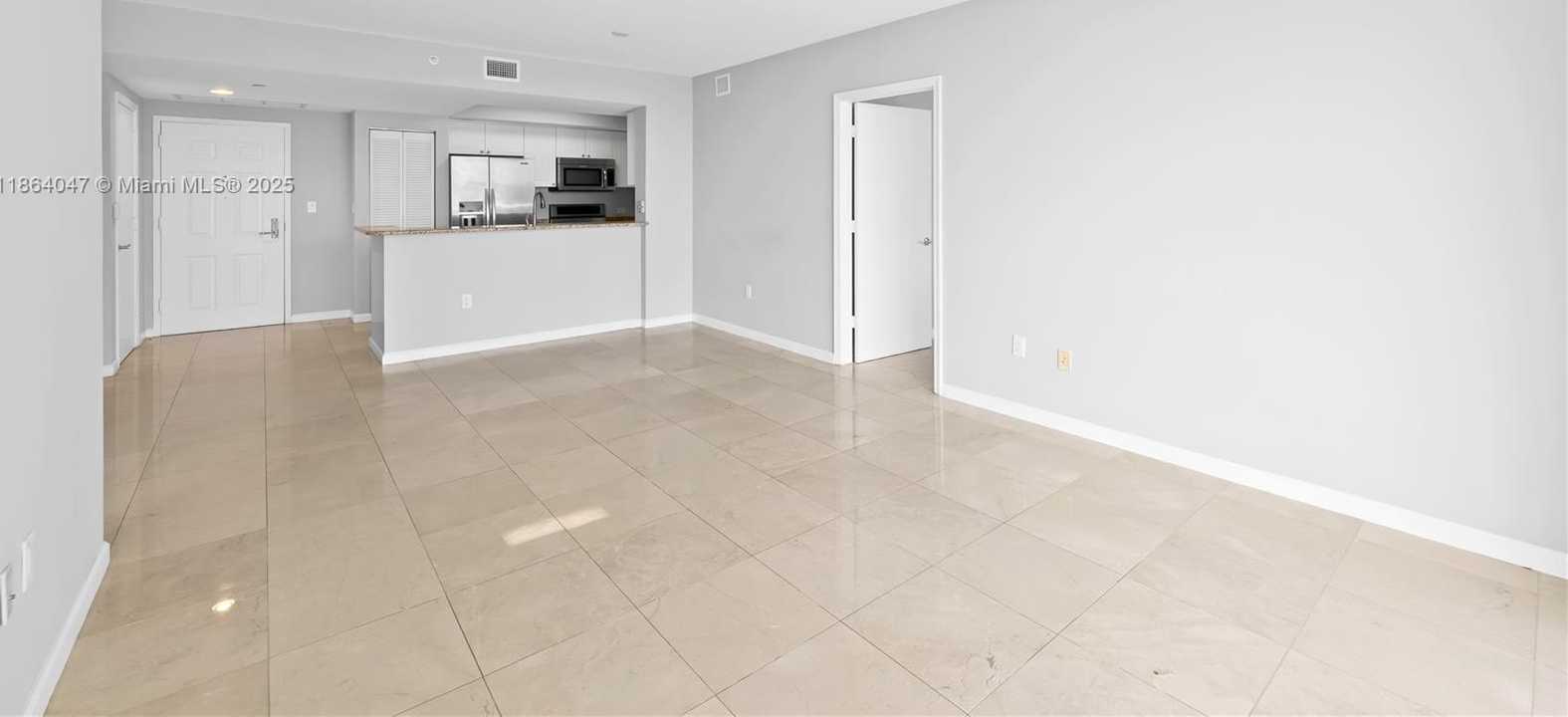 Small Image of 19501 WEST COUNTRY CLUB DR #907, Aventura Number 6