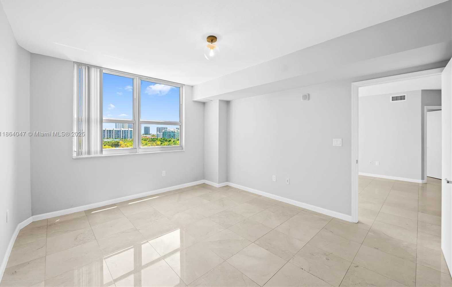 Small Image of 19501 WEST COUNTRY CLUB DR #907, Aventura Number 7