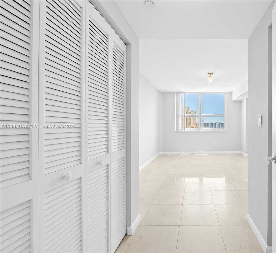 Small Image of 19501 WEST COUNTRY CLUB DR #907, Aventura Number 8