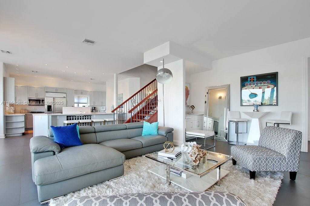 Small Image of 257 NORTH COCONUT LN, Miami Beach Number 10