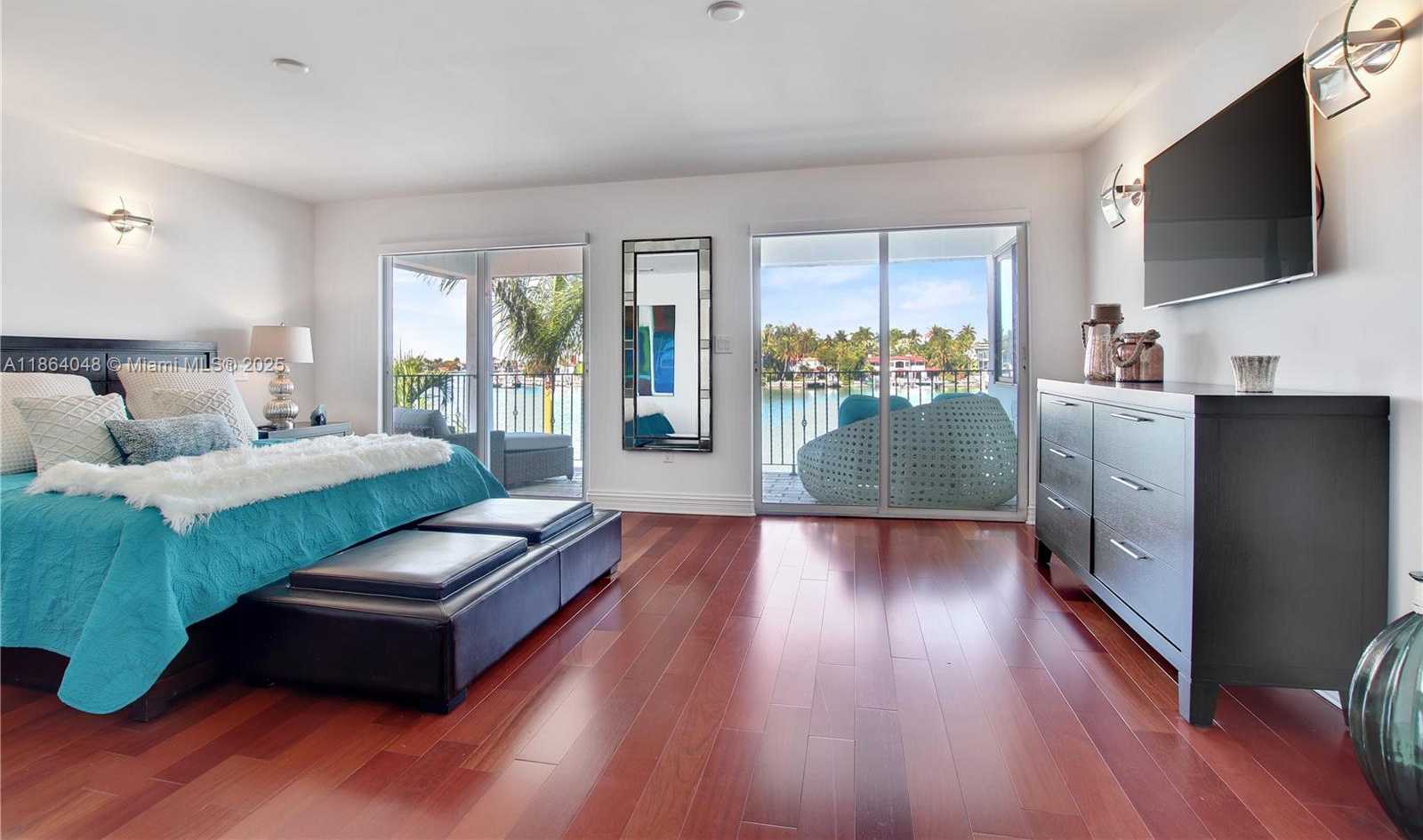 Small Image of 257 NORTH COCONUT LN, Miami Beach Number 13