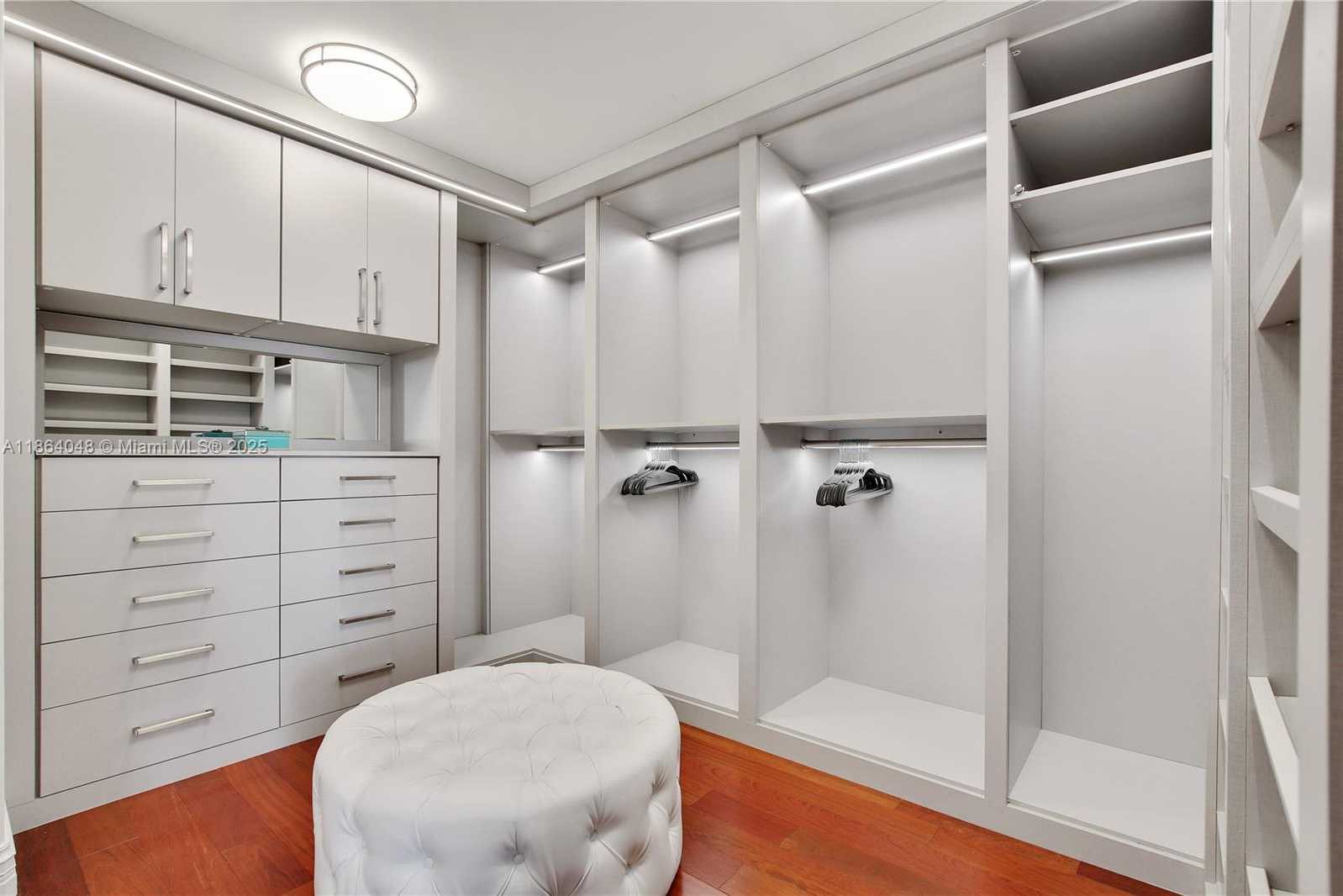 Small Image of 257 NORTH COCONUT LN, Miami Beach Number 16