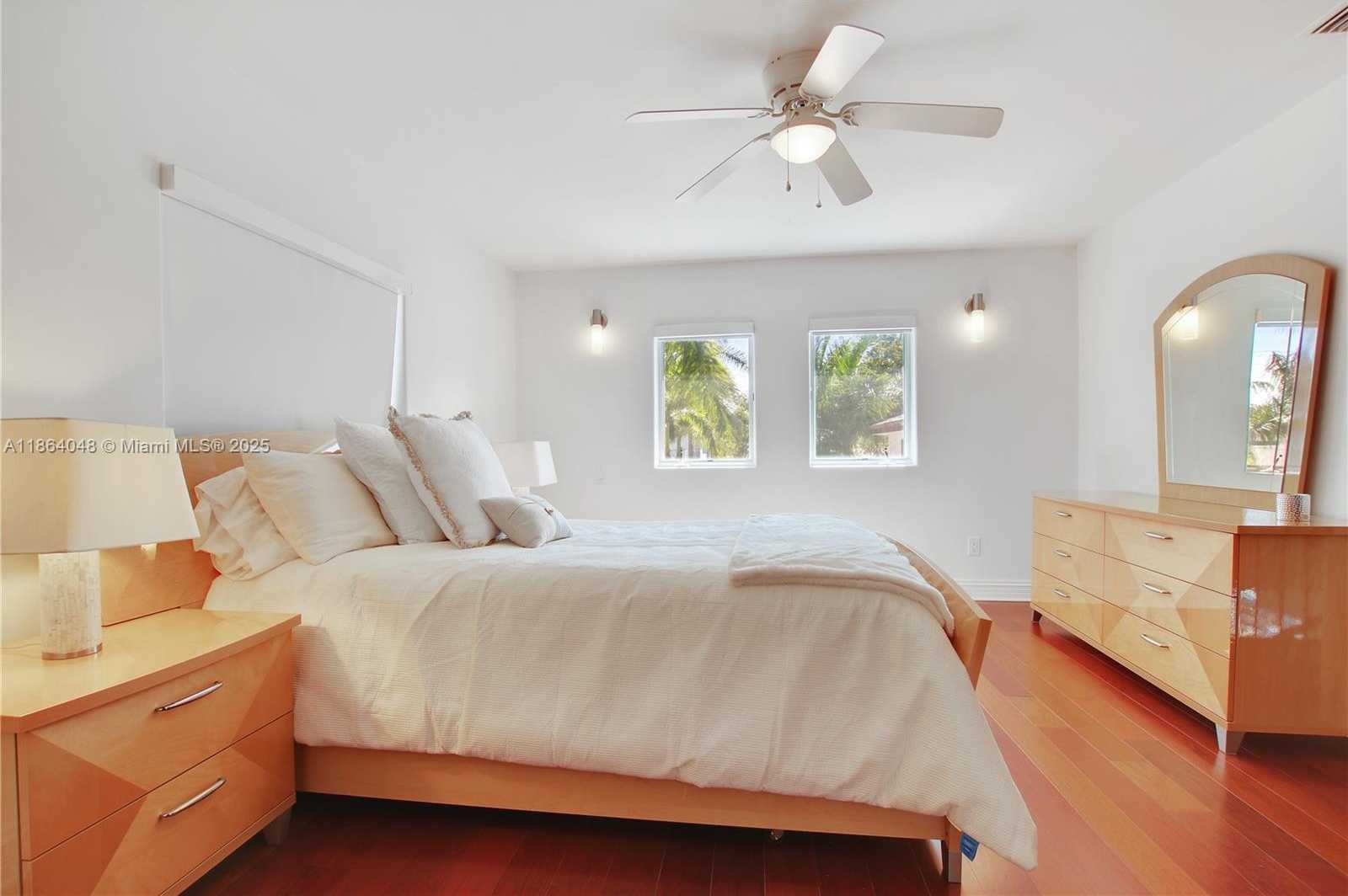 Small Image of 257 NORTH COCONUT LN, Miami Beach Number 19