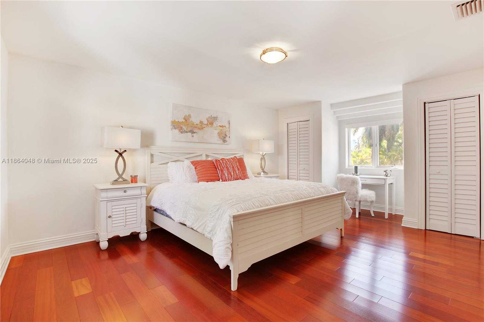 Small Image of 257 NORTH COCONUT LN, Miami Beach Number 21