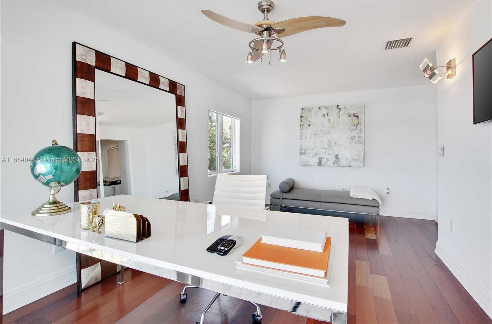 Small Image of 257 NORTH COCONUT LN, Miami Beach Number 27