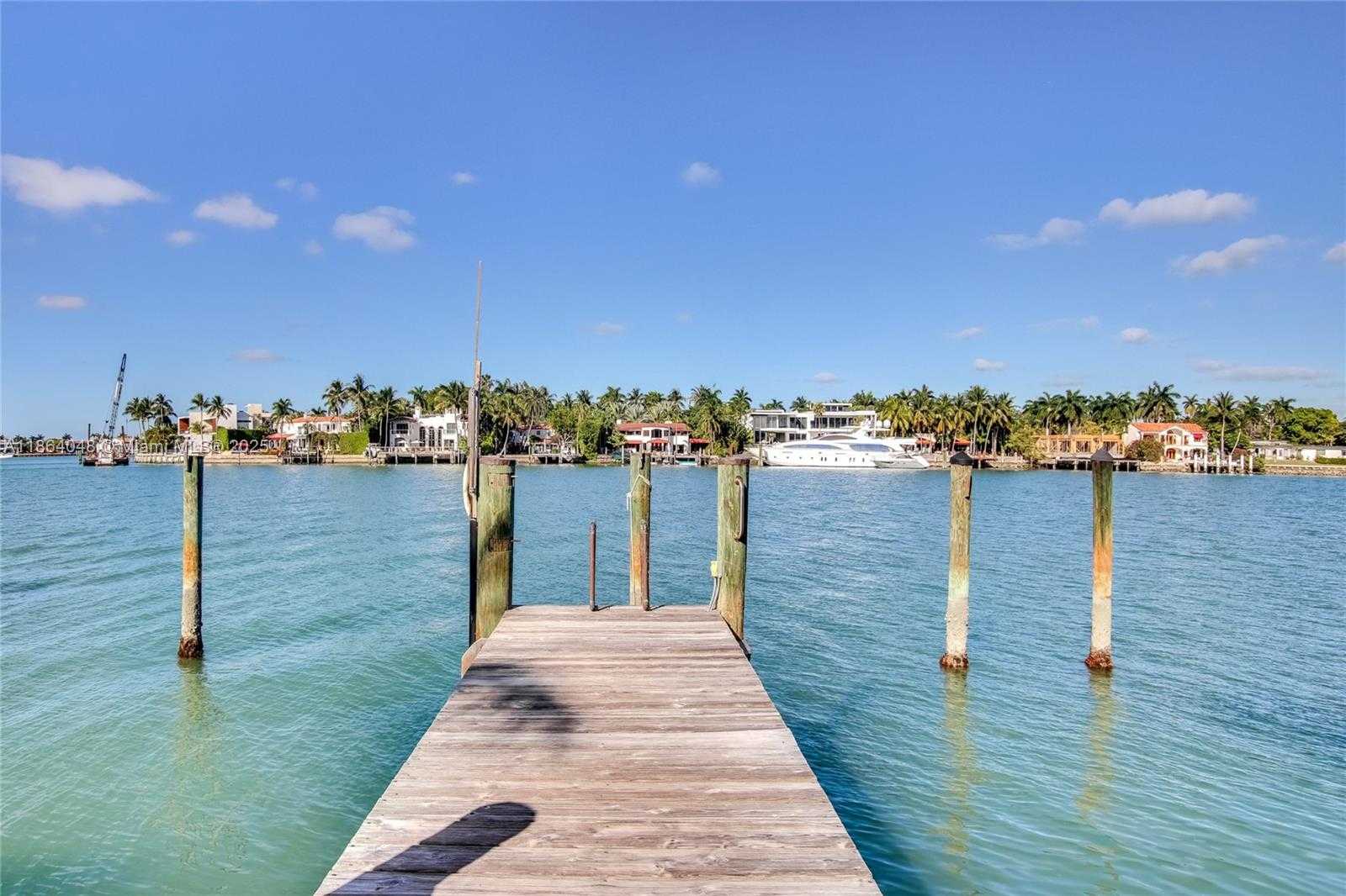 Small Image of 257 NORTH COCONUT LN, Miami Beach Number 33