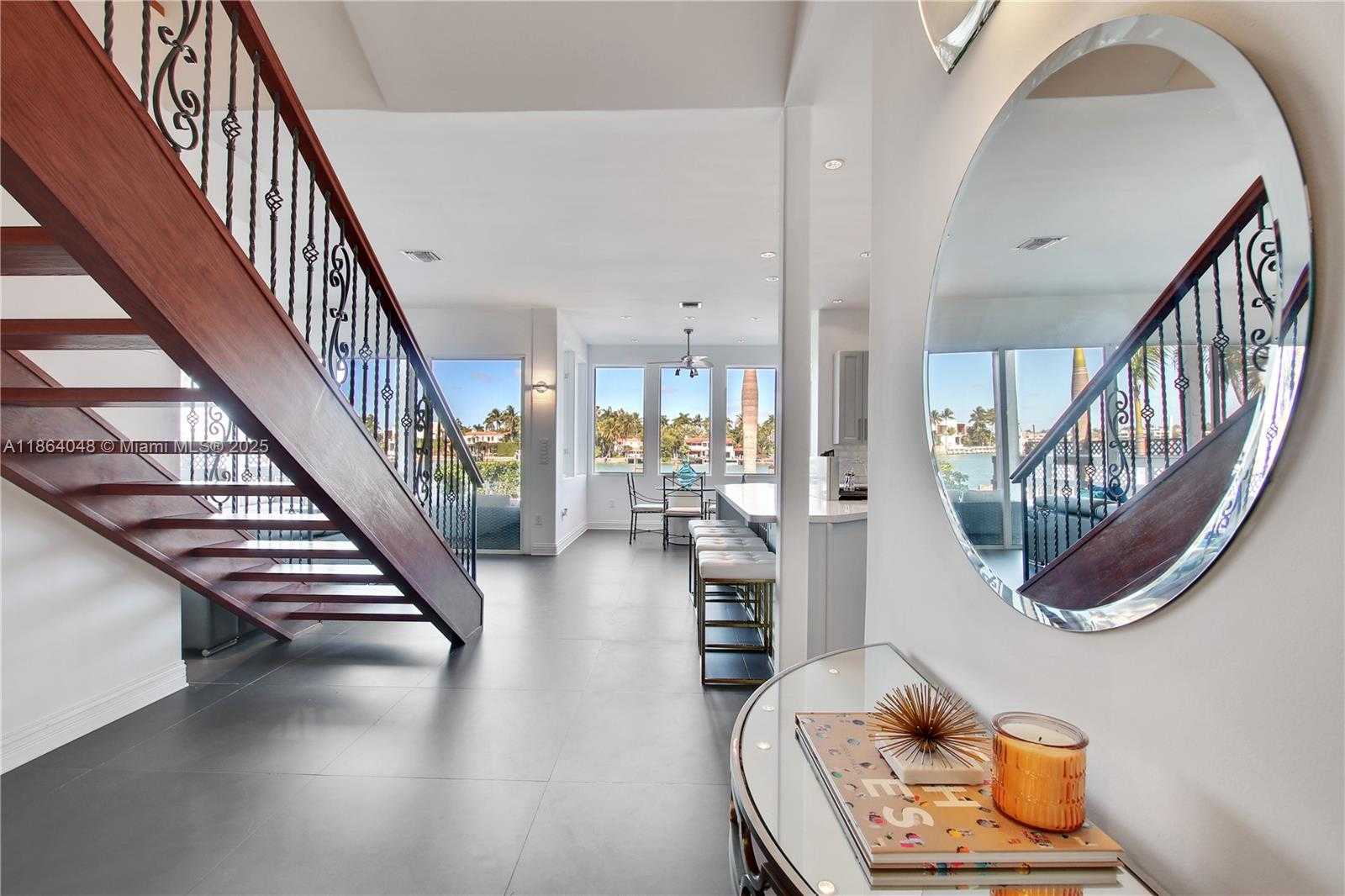 Small Image of 257 NORTH COCONUT LN, Miami Beach Number 5