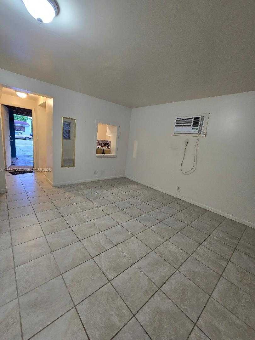 Small Image of 629 TROY BLVD, West Palm Beach Number 11