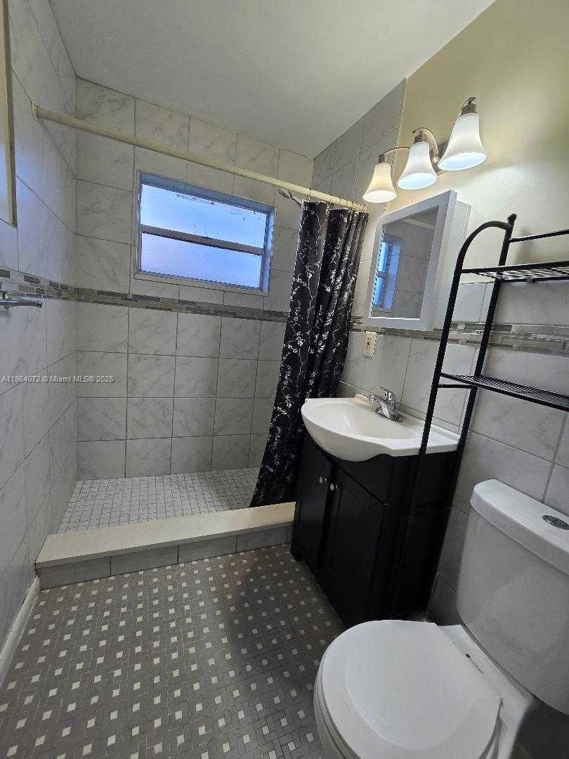 Small Image of 629 TROY BLVD, West Palm Beach Number 7