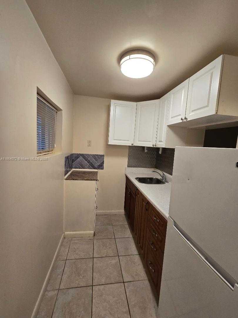 Small Image of 629 TROY BLVD, West Palm Beach Number 9