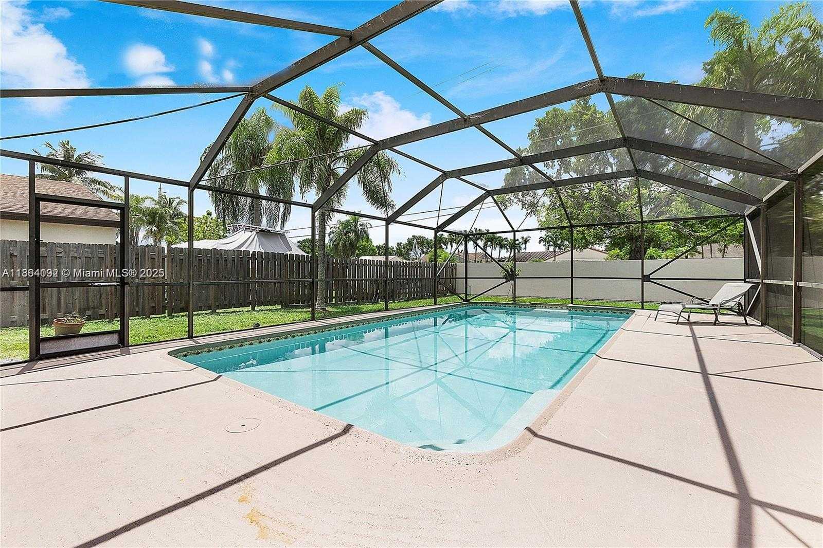 Small Image of 11909 SOUTH WEST 48TH CT, Cooper City Number 2