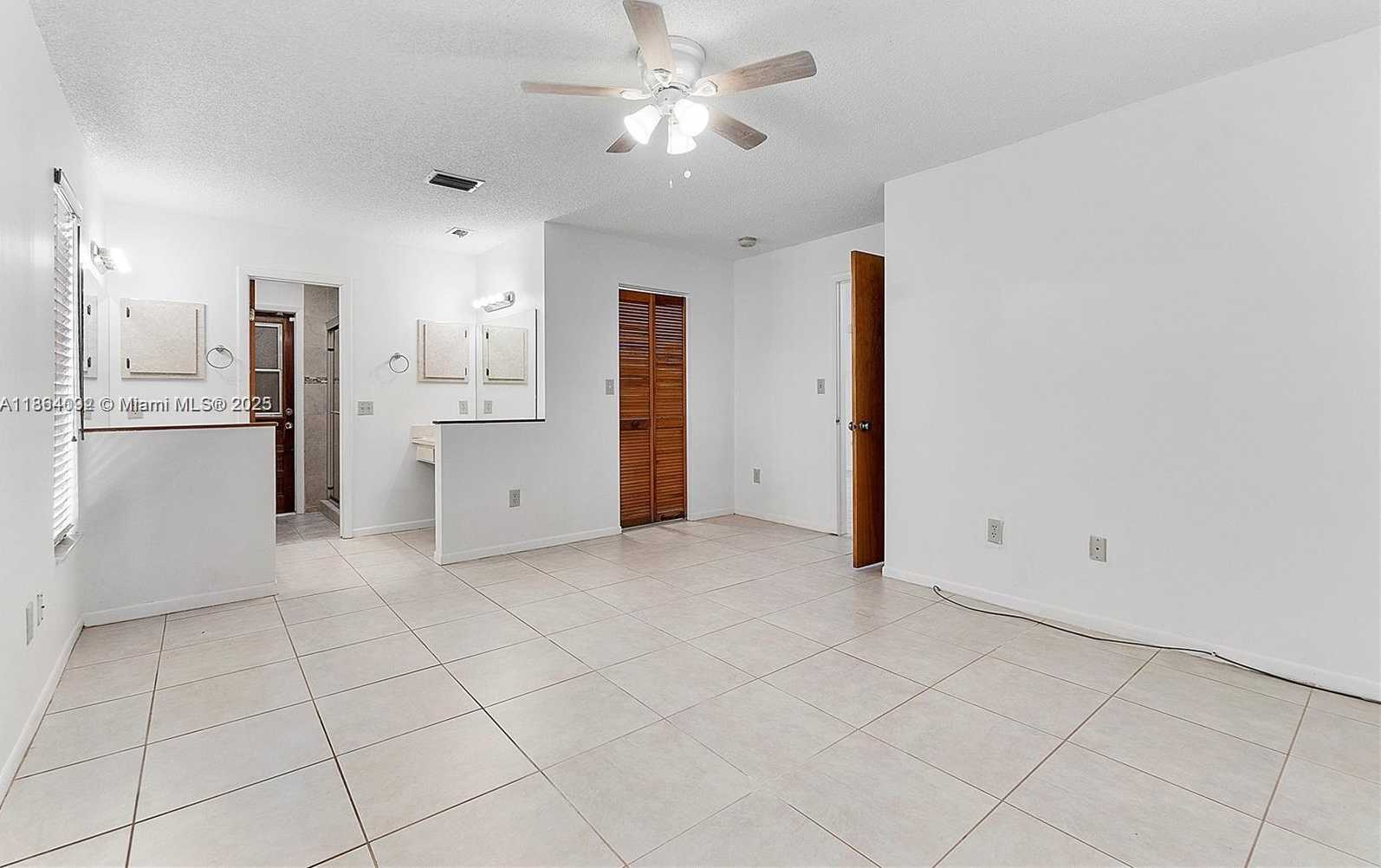 Small Image of 11909 SOUTH WEST 48TH CT, Cooper City Number 4
