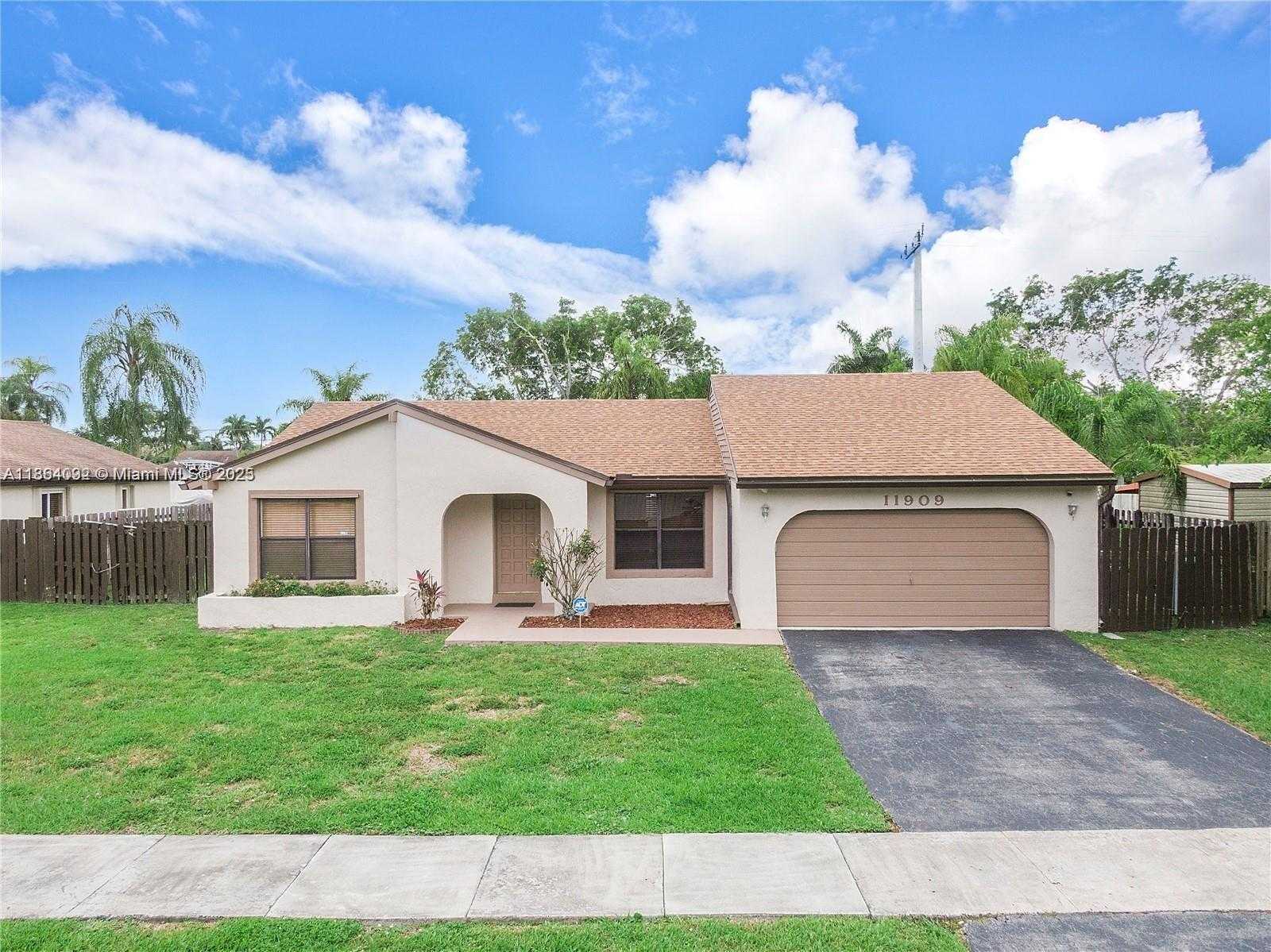 Small Image of 11909 SOUTH WEST 48TH CT, Cooper City Number 9