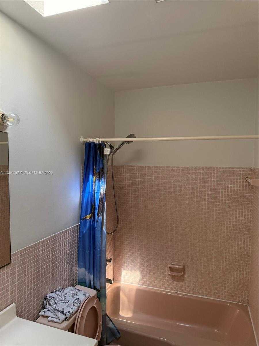 Small Image of 6856 ABBOTT AVE #6, Miami Beach Number 10