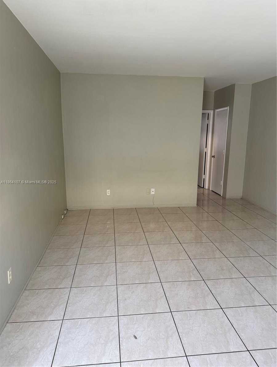 Small Image of 6856 ABBOTT AVE #6, Miami Beach Number 13