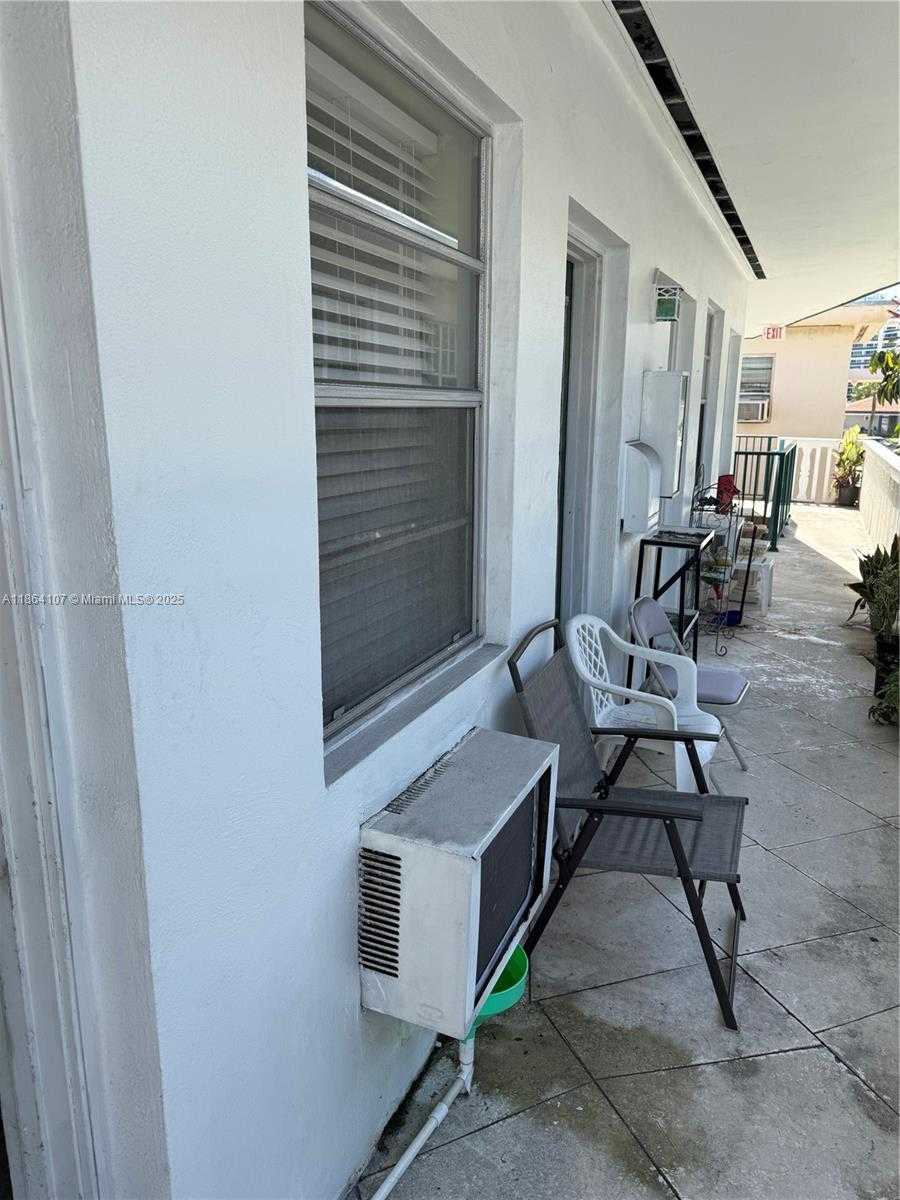 Small Image of 6856 ABBOTT AVE #6, Miami Beach Number 2