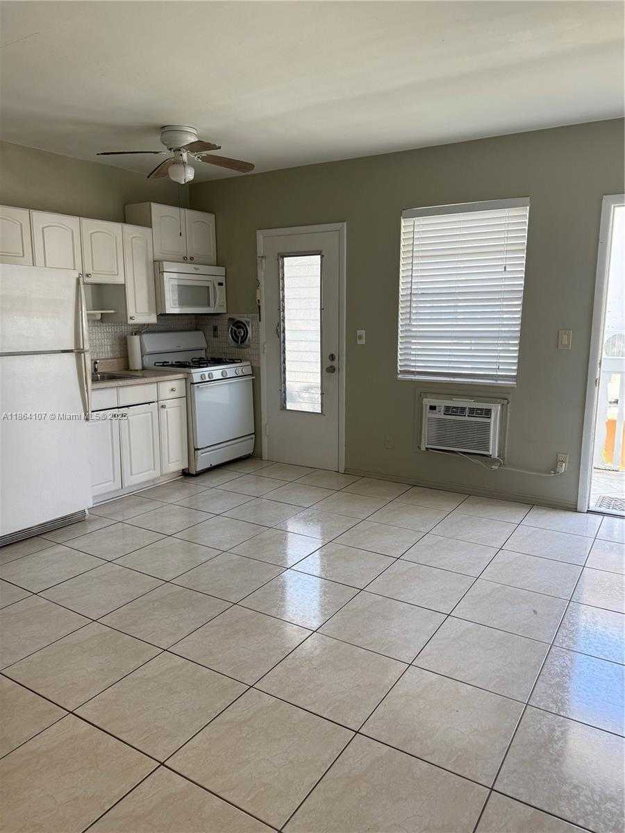 Small Image of 6856 ABBOTT AVE #6, Miami Beach Number 3
