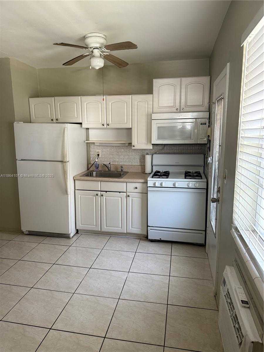 Small Image of 6856 ABBOTT AVE #6, Miami Beach Number 4