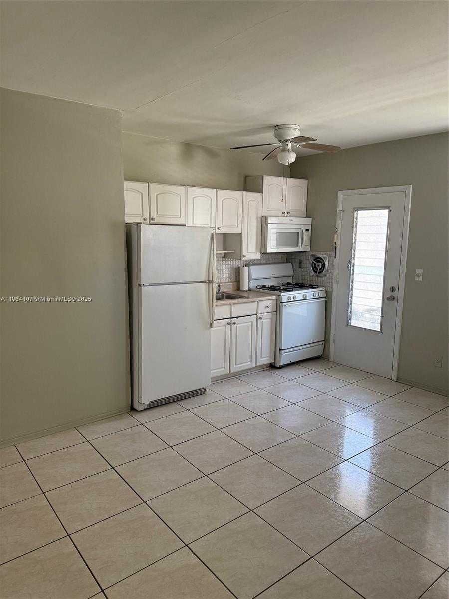 Small Image of 6856 ABBOTT AVE #6, Miami Beach Number 5