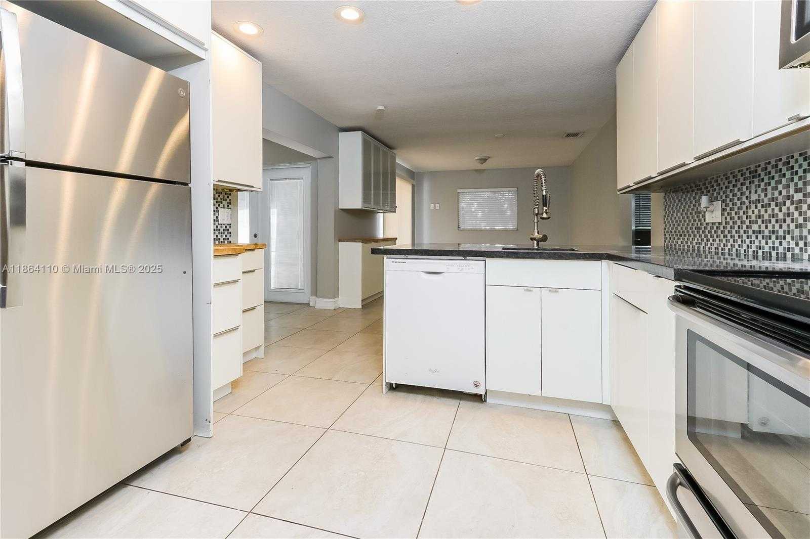 Small Image of 628 SOUTH WEST 18TH AVE, Boca Raton Number 6