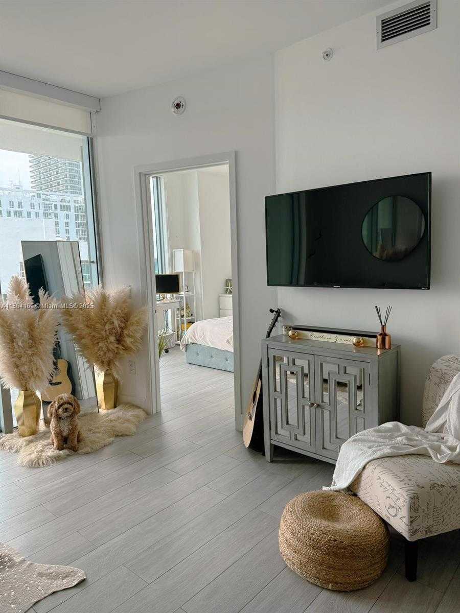 Small Image of 2900 NORTH EAST 7TH AVE #1008, Miami Number 8