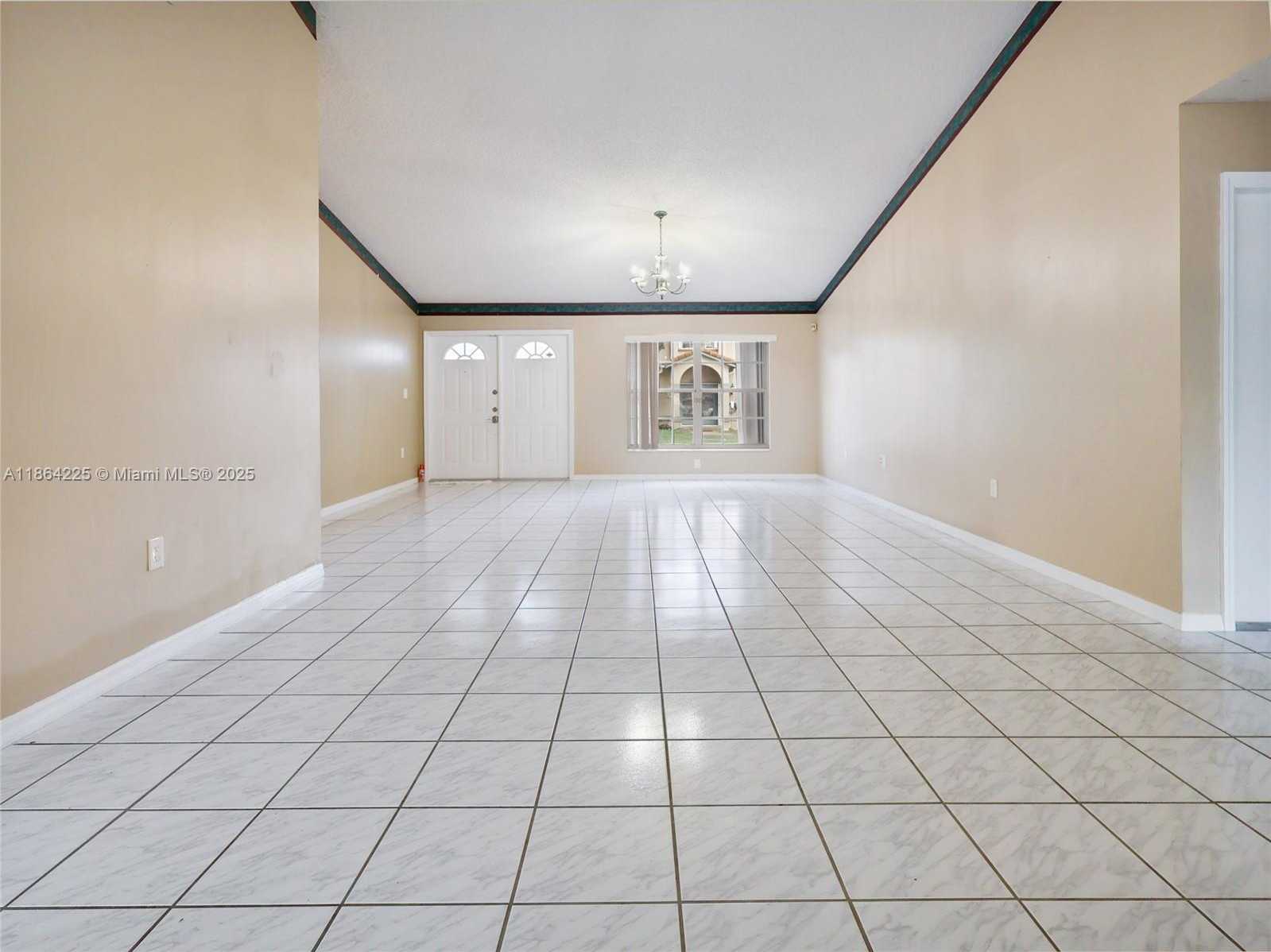 Small Image of 8934 NORTH WEST 189TH TER, Hialeah Number 5