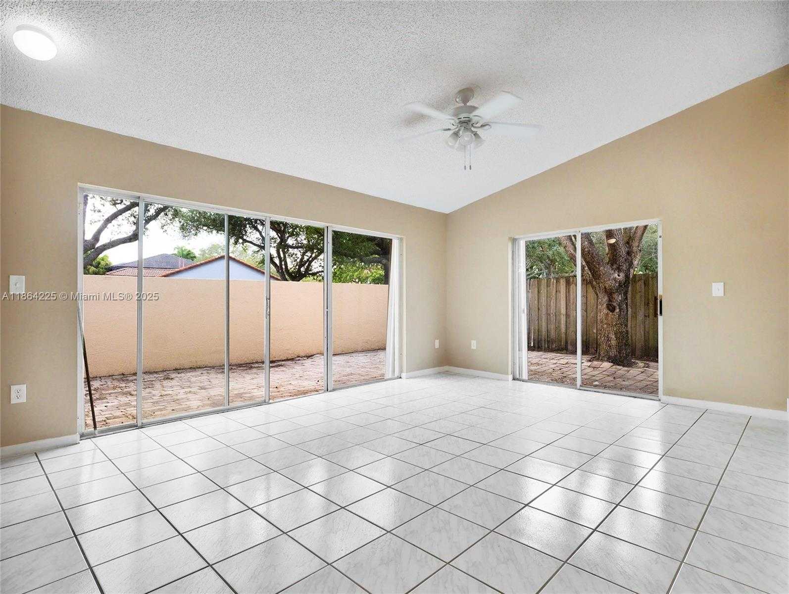 Small Image of 8934 NORTH WEST 189TH TER, Hialeah Number 6