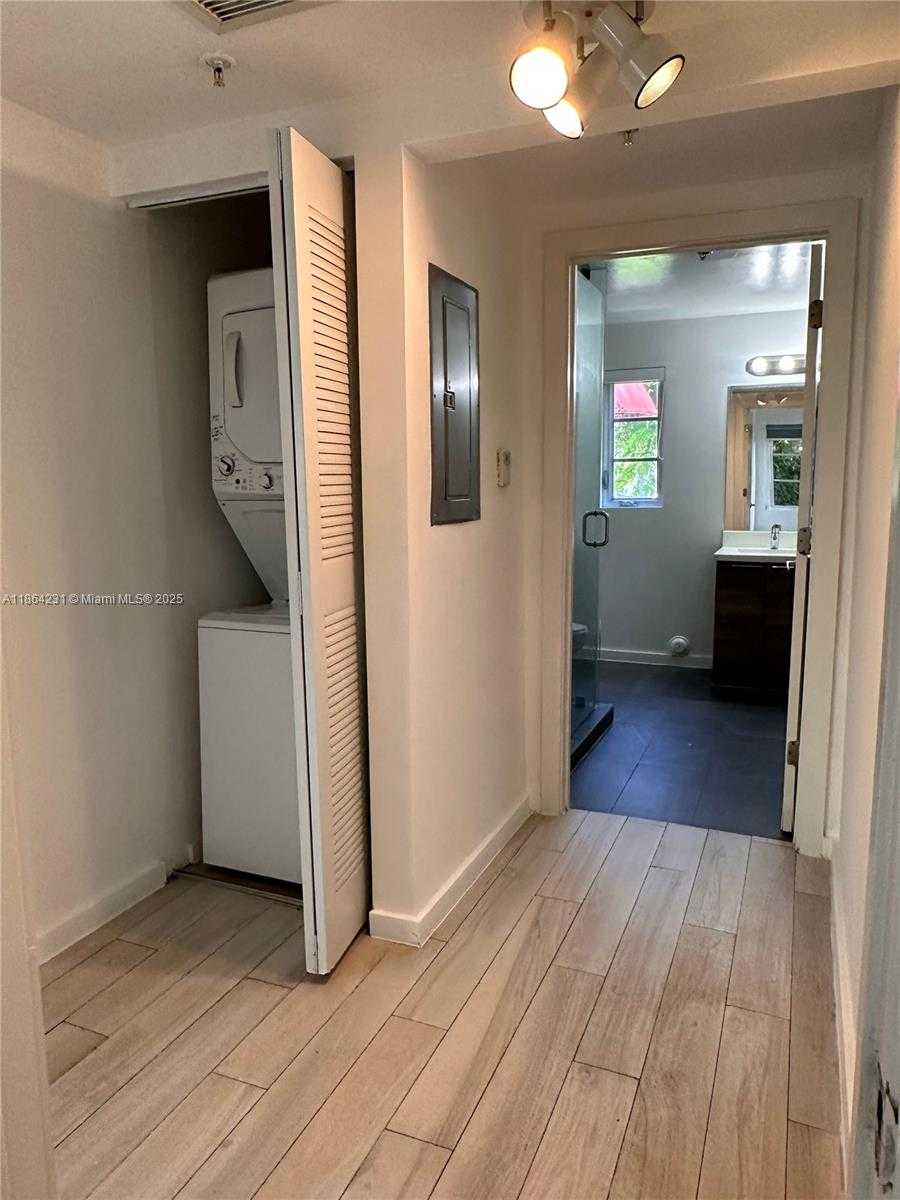 Small Image of 1450 MERIDIAN AVE #103, Miami Beach Number 14