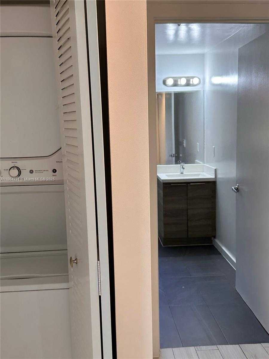 Small Image of 1450 MERIDIAN AVE #103, Miami Beach Number 15