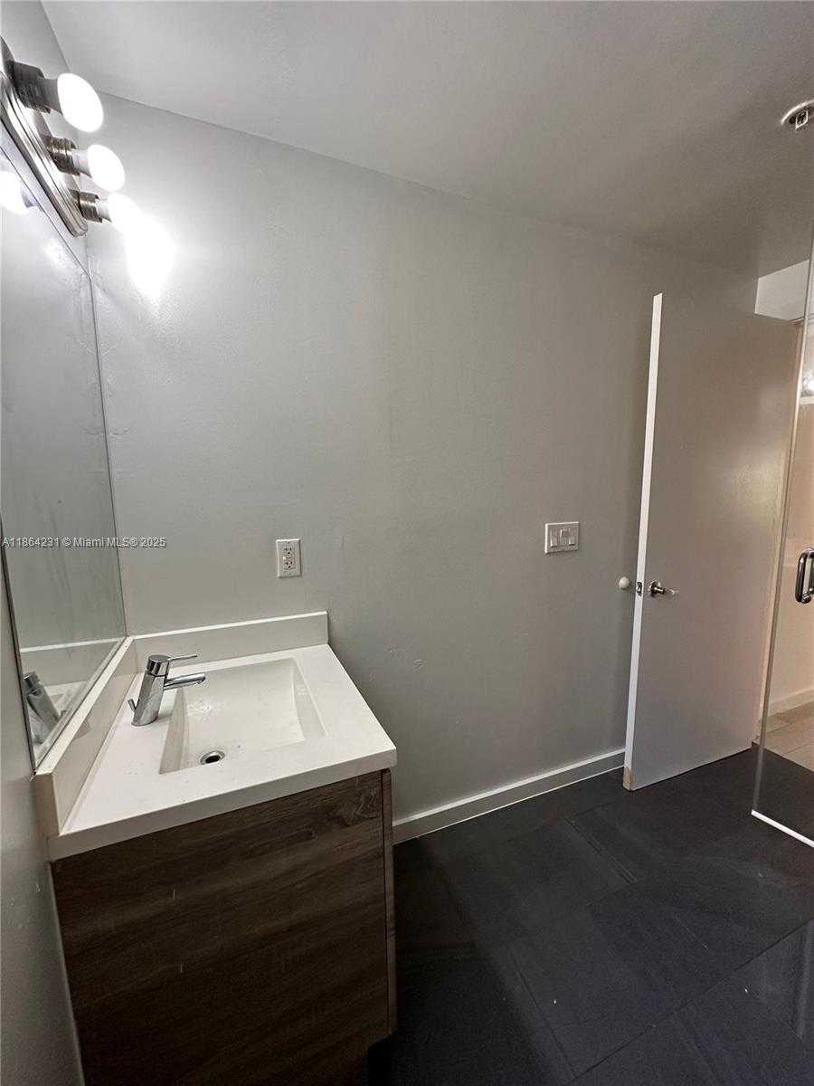 Small Image of 1450 MERIDIAN AVE #103, Miami Beach Number 19
